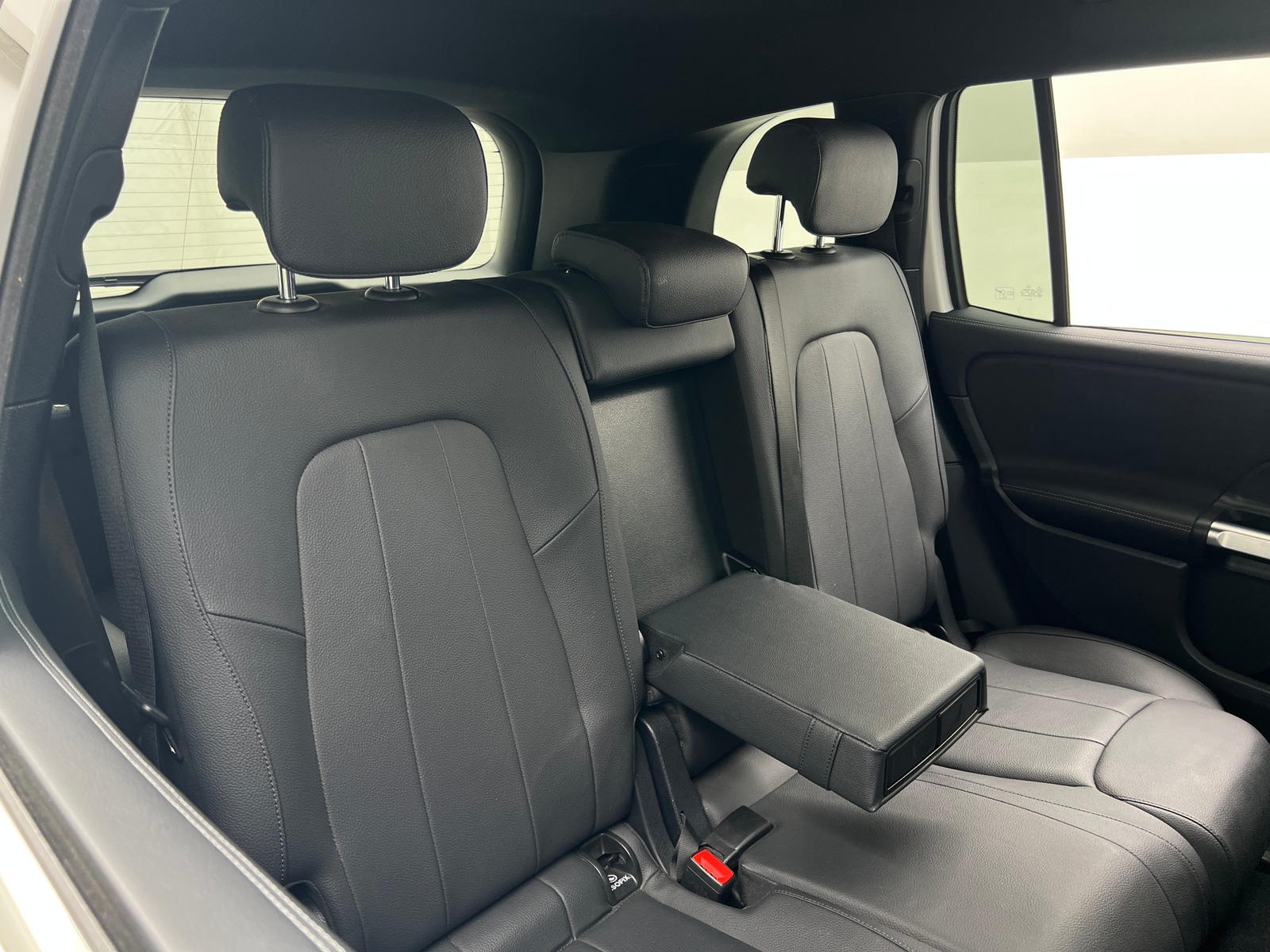 Thumbnail: 2024 Mercedes-Benz GLB - 5