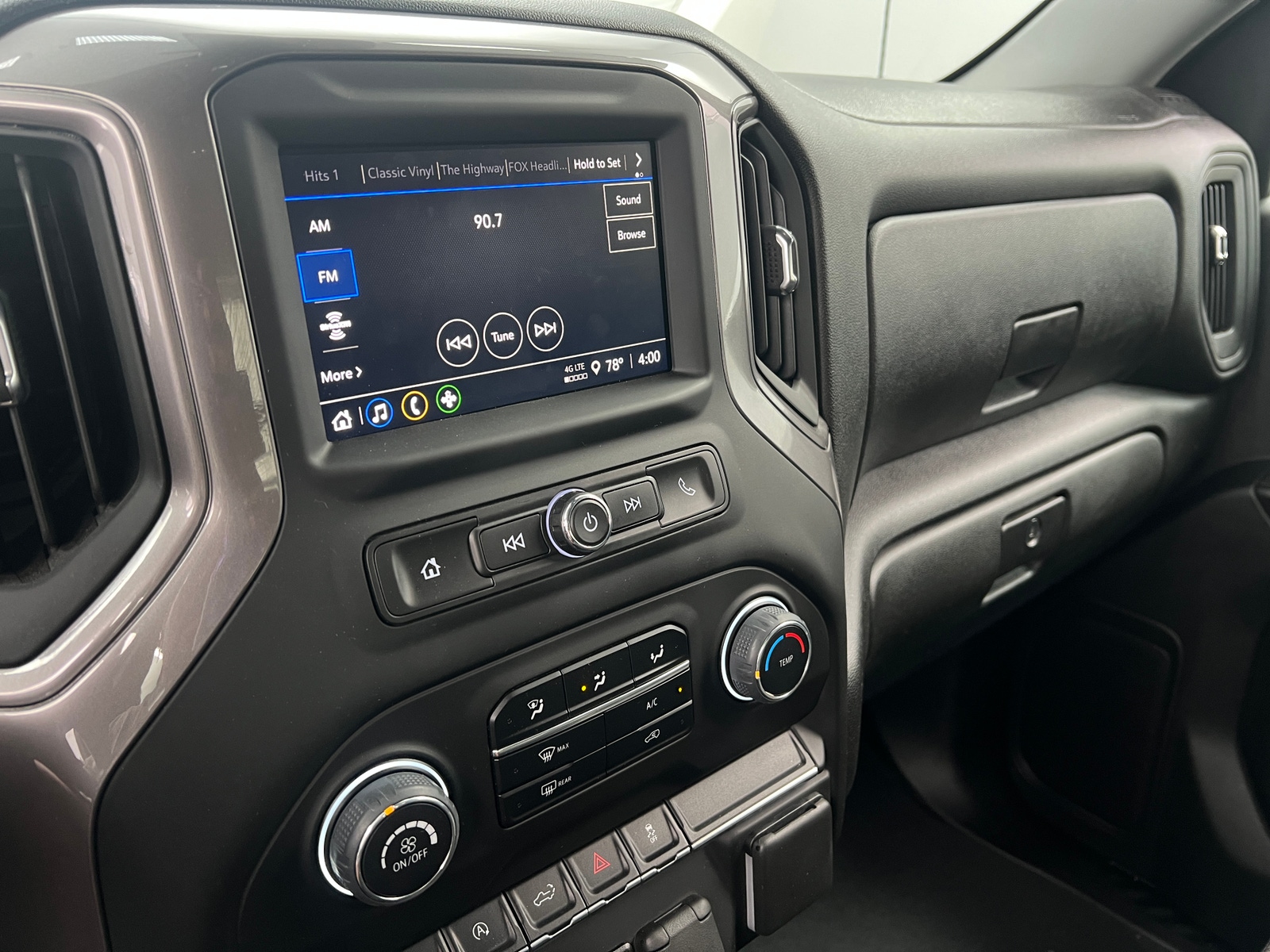 Thumbnail: 2024 Chevrolet Silverado 1500 - 4