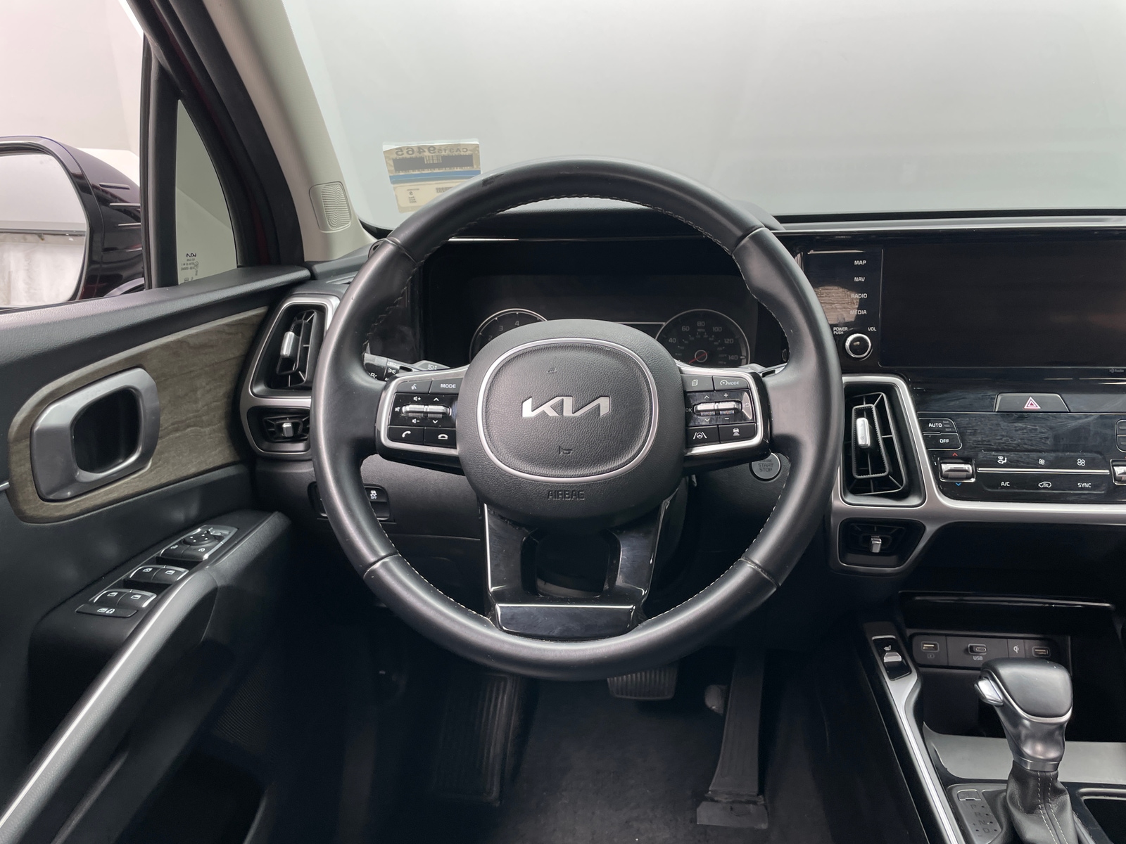 Thumbnail: 2022 Kia Sorento - 4