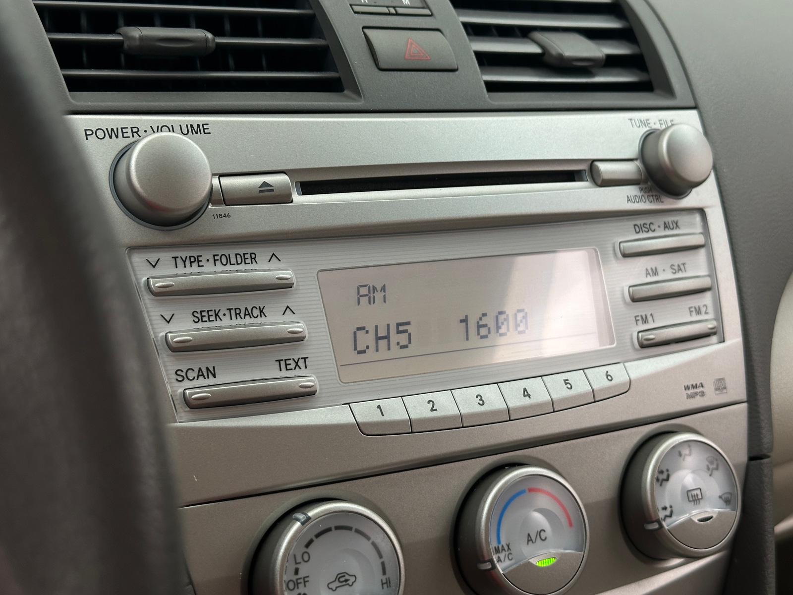 Thumbnail: 2011 Toyota Camry - 4