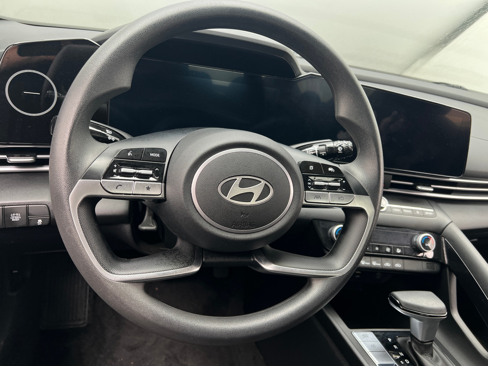 Thumbnail: 2024 Hyundai Elantra - 5
