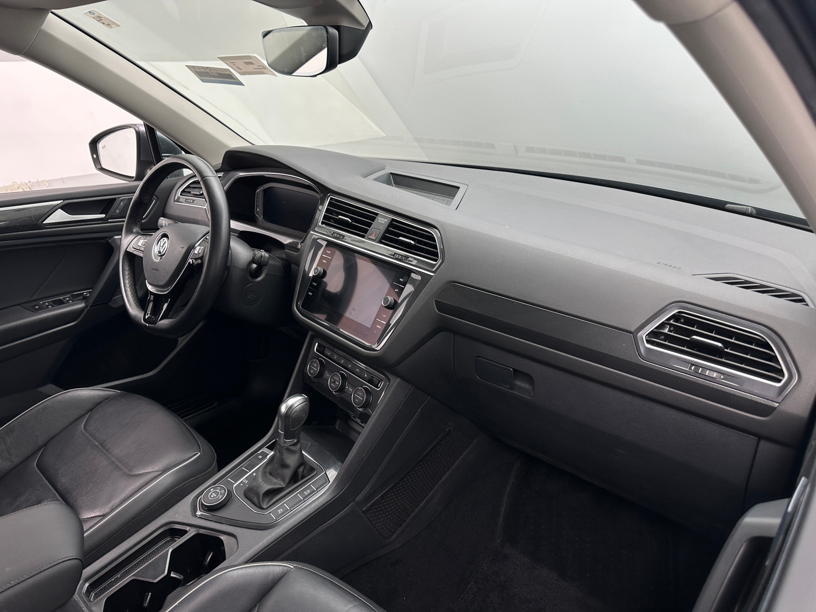 Thumbnail: 2019 Volkswagen Tiguan - 2