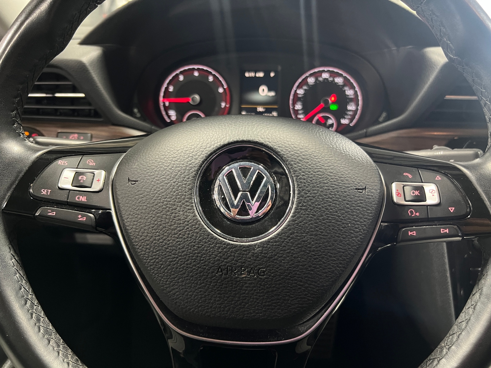 Thumbnail: 2020 Volkswagen Passat - 4