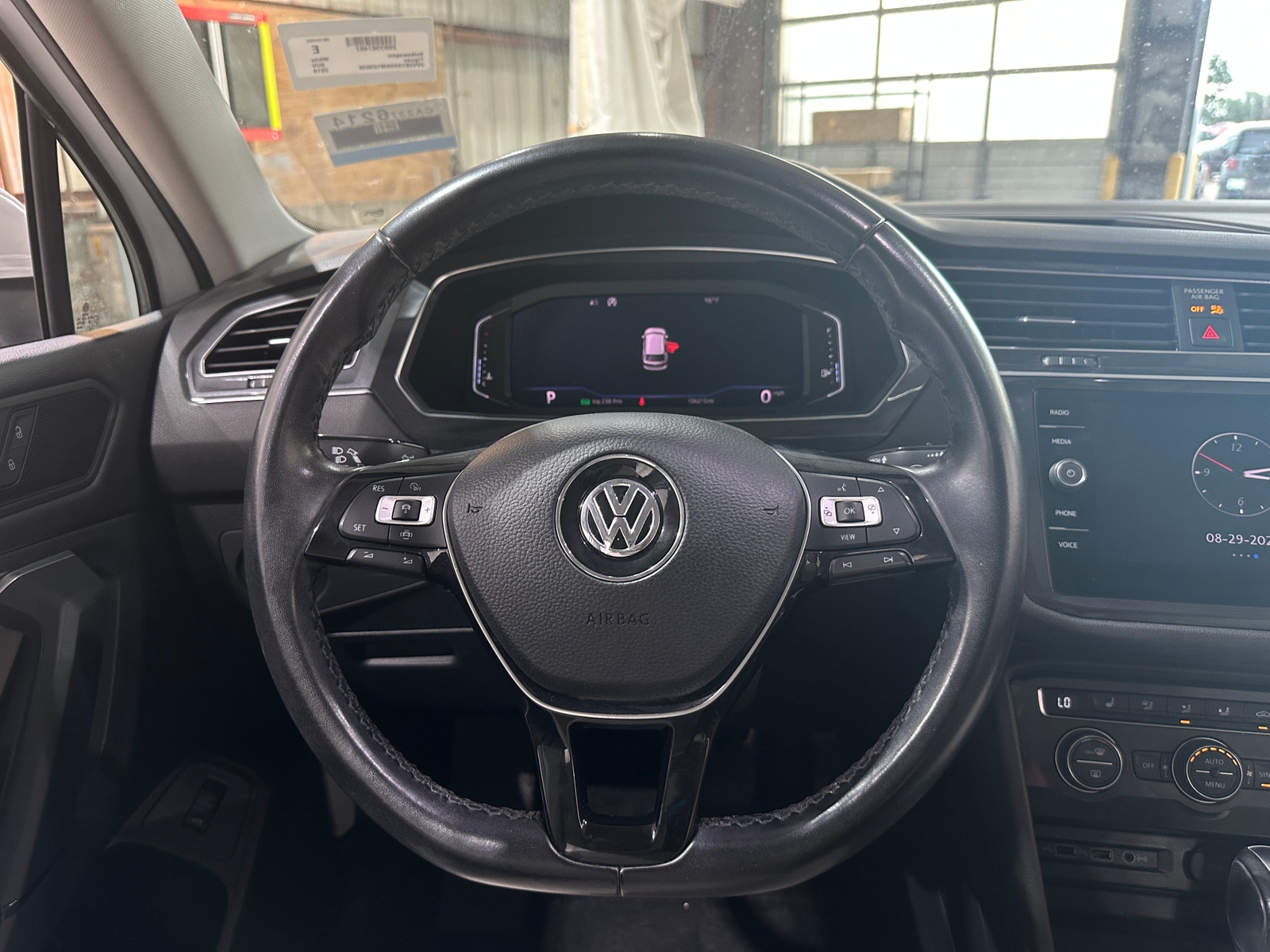 Thumbnail: 2019 Volkswagen Tiguan - 4