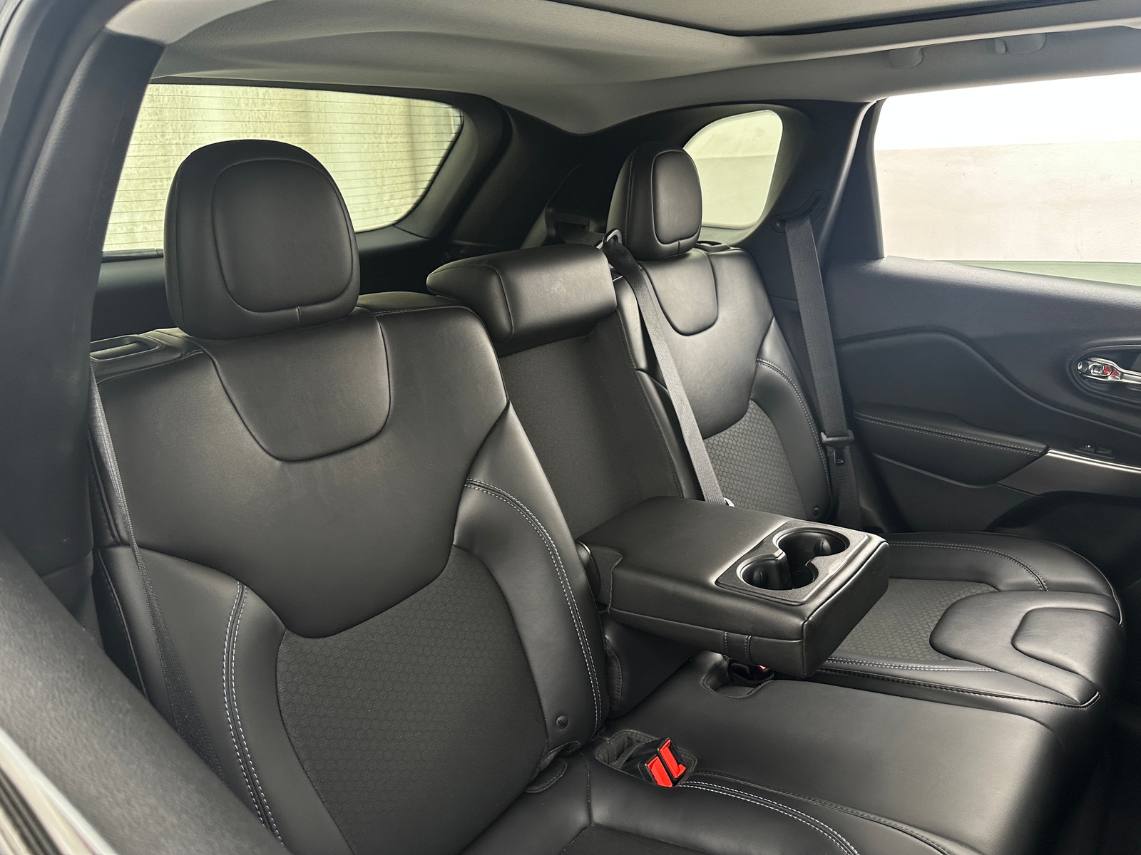 Thumbnail: 2019 Jeep Cherokee - 5