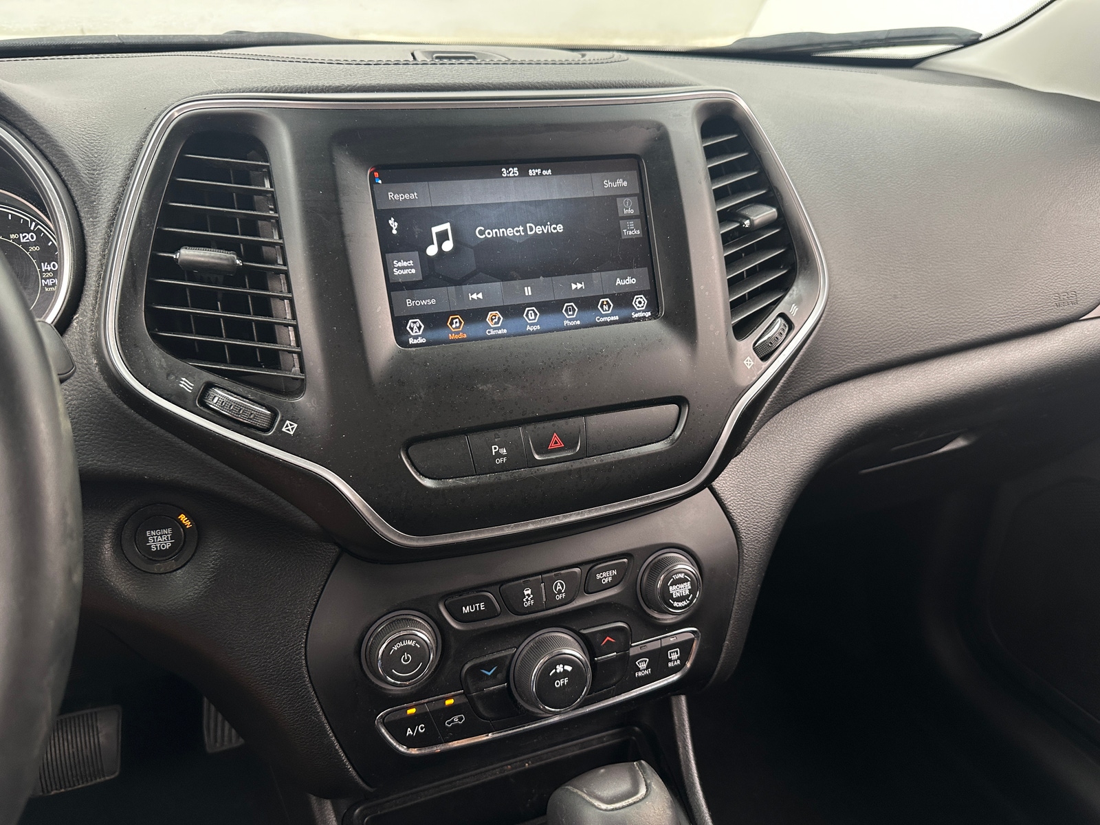Thumbnail: 2019 Jeep Cherokee - 3