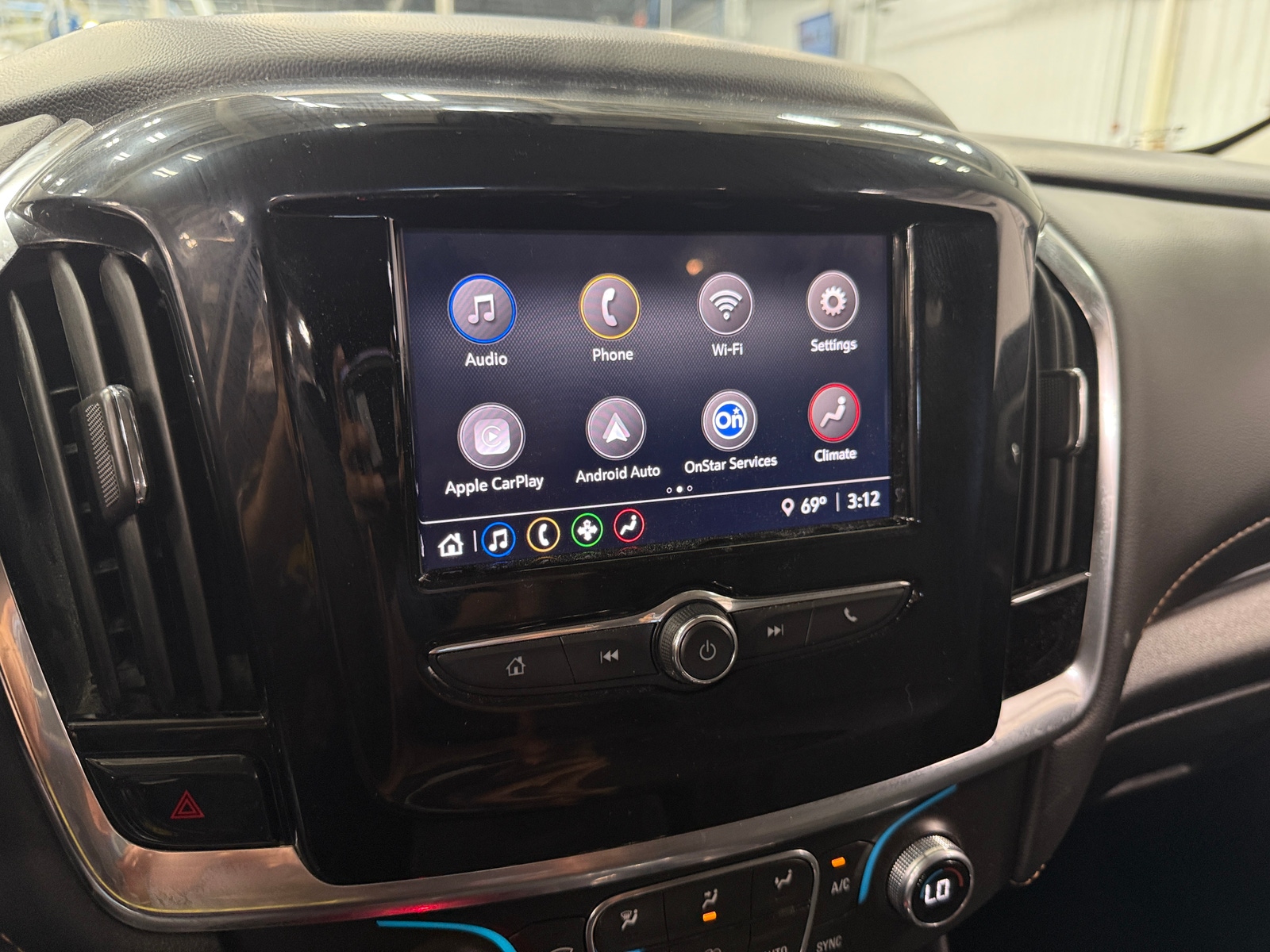 Thumbnail: 2021 Chevrolet Traverse - 4