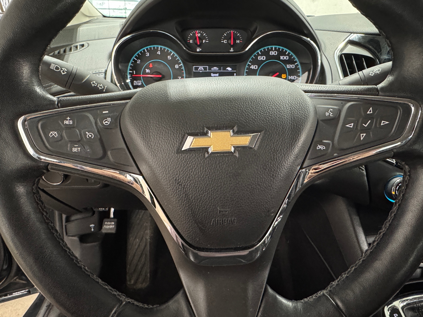 Thumbnail: 2017 Chevrolet Cruze - 4