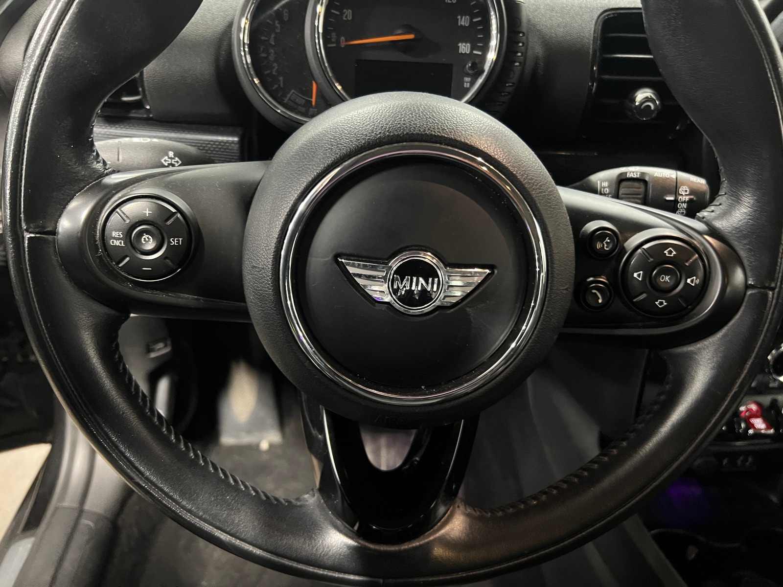 Thumbnail: 2017 MINI Cooper Clubman - 4