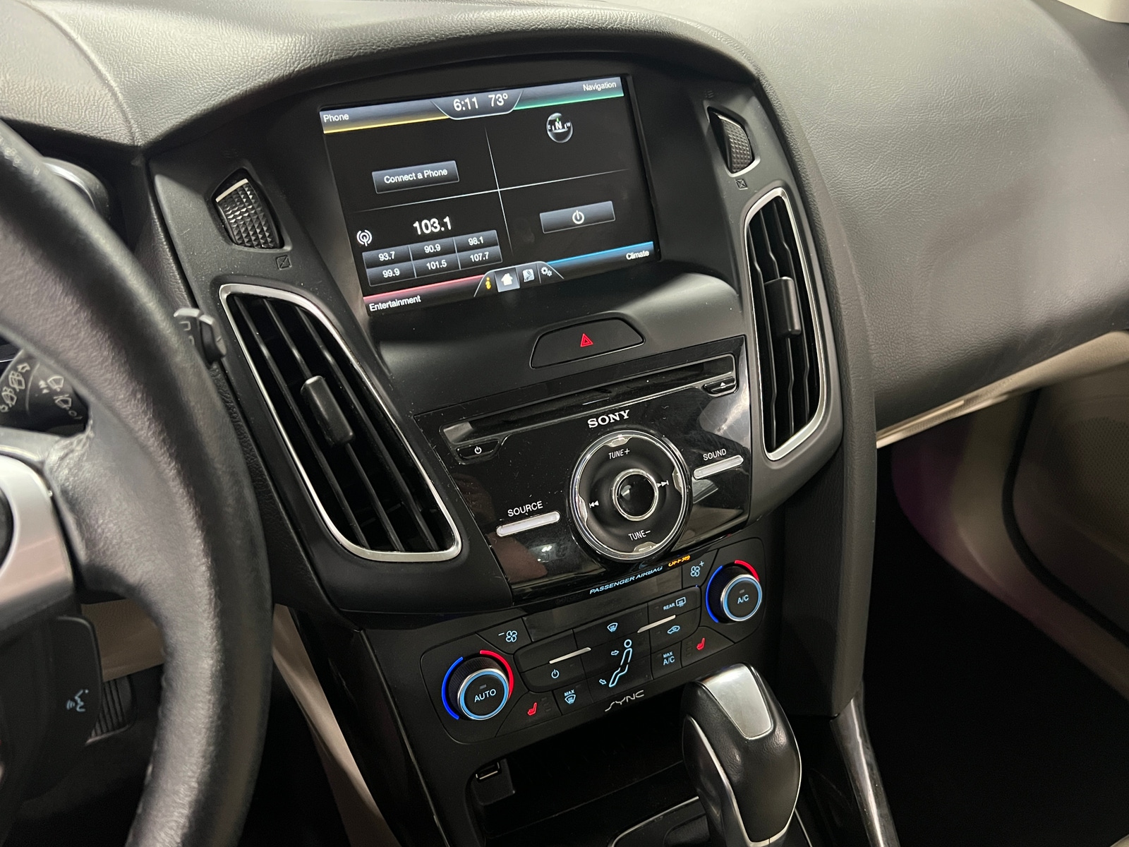 Thumbnail: 2015 Ford Focus - 3