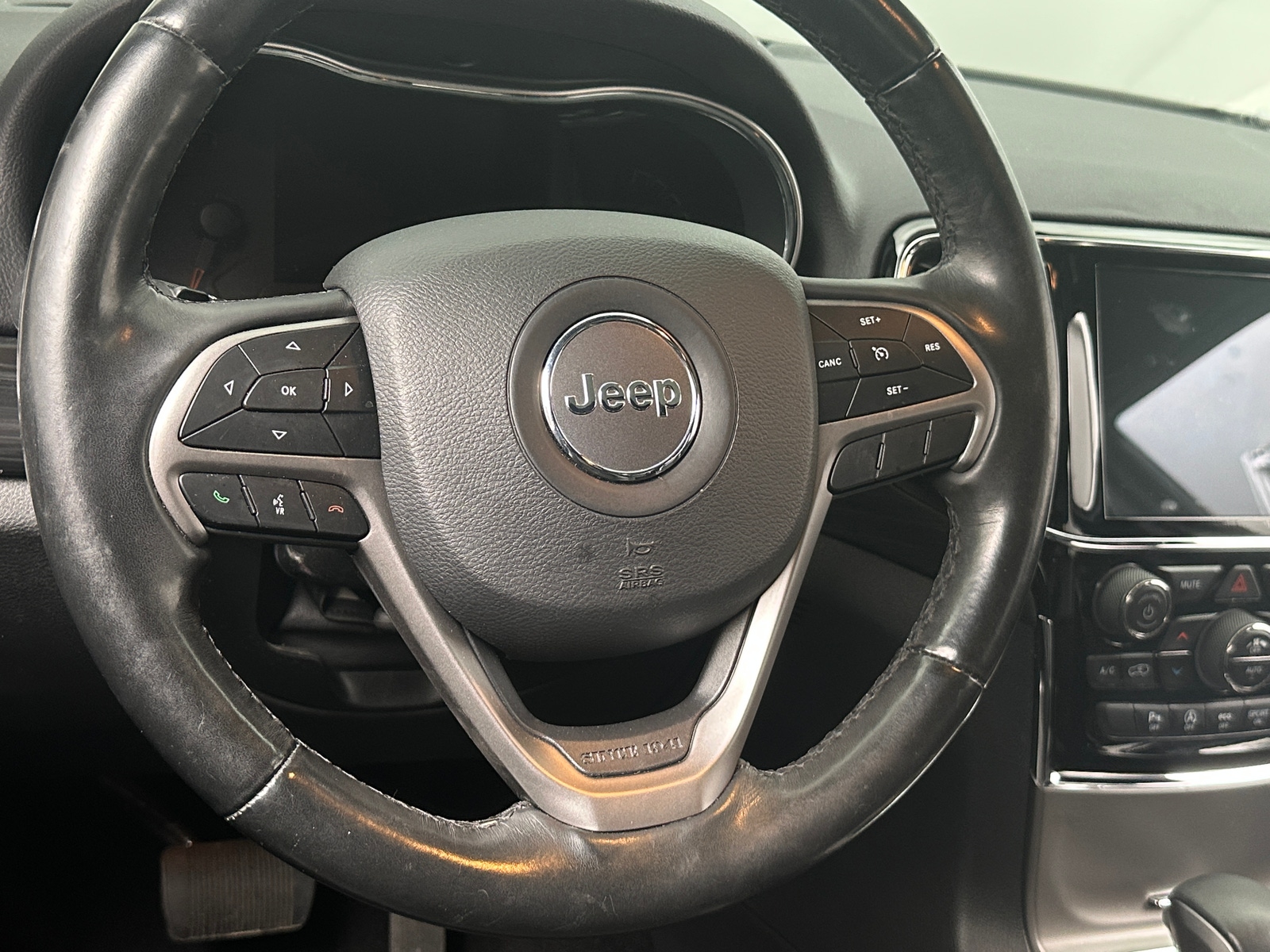 Thumbnail: 2019 Jeep Grand Cherokee - 5