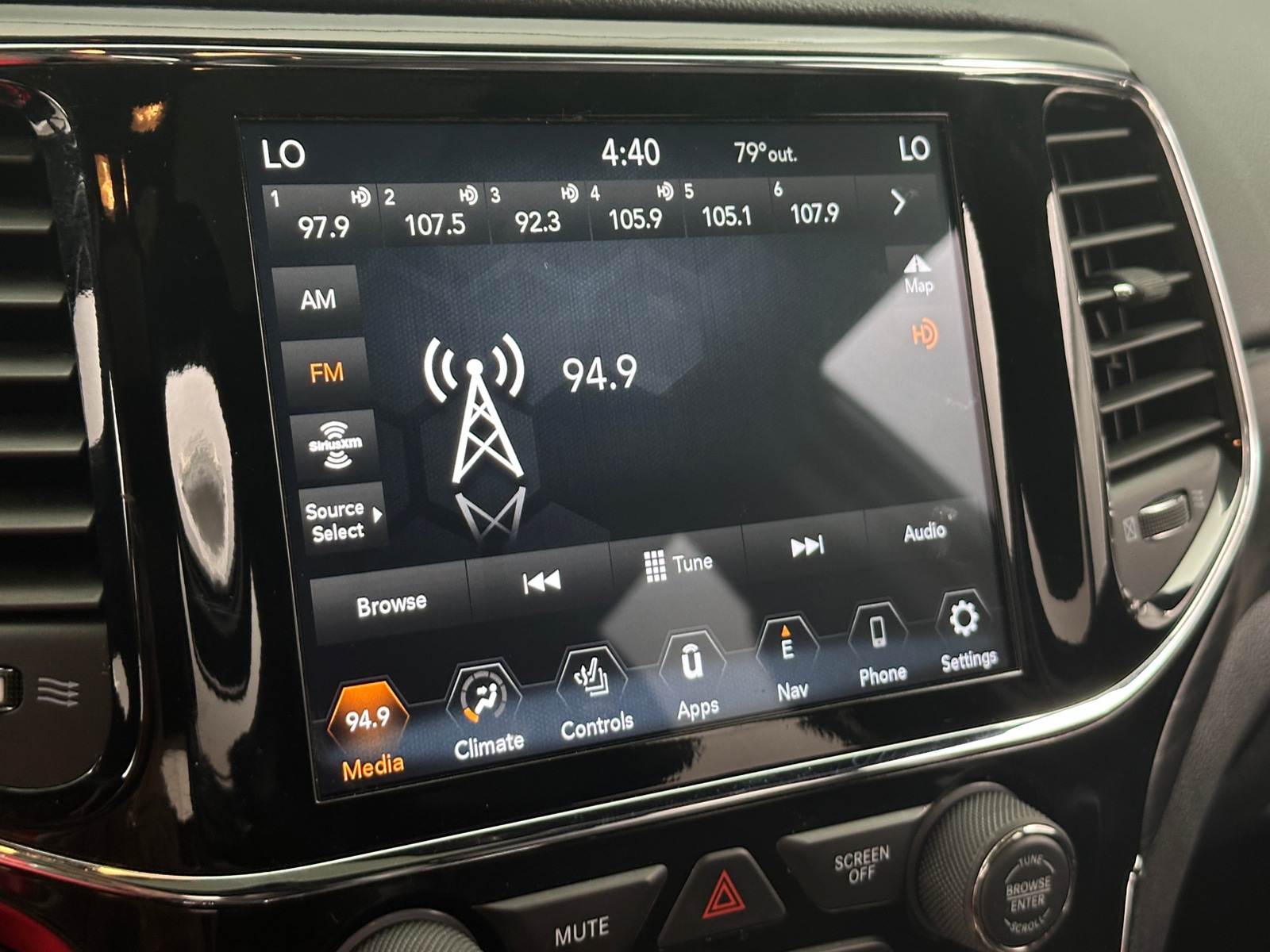 Thumbnail: 2019 Jeep Grand Cherokee - 4