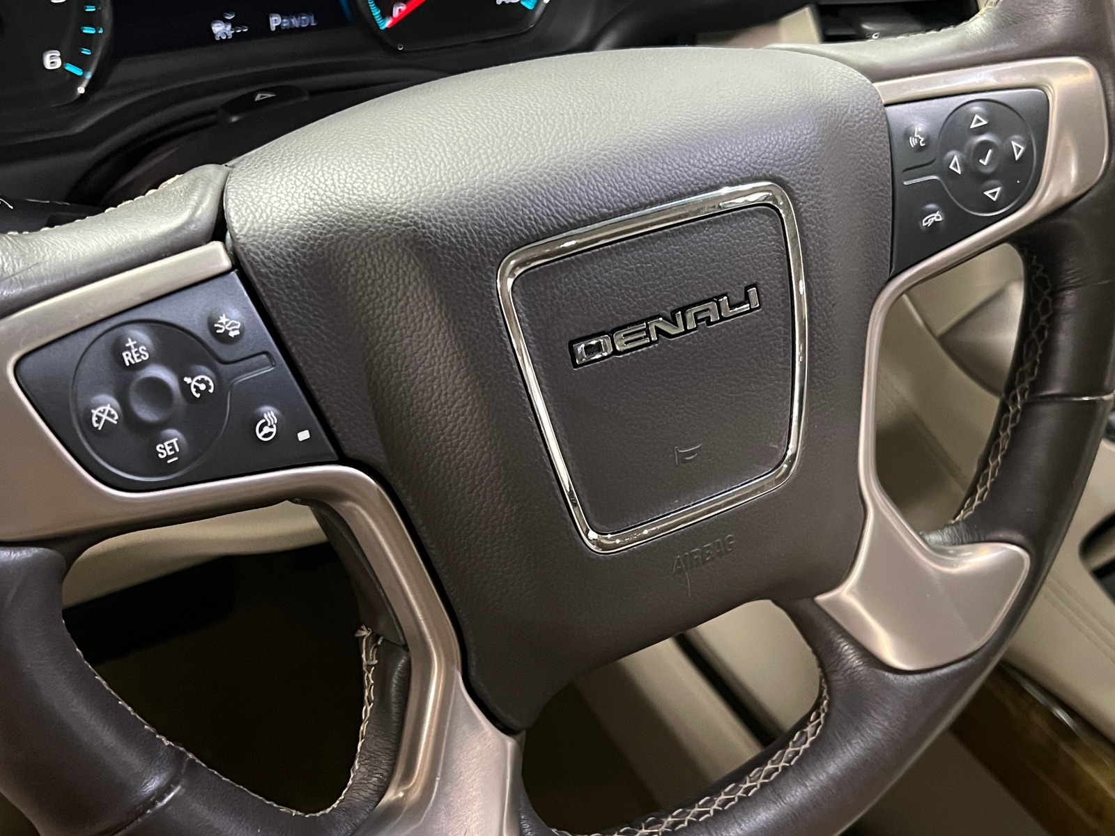 Thumbnail: 2017 GMC Yukon - 4