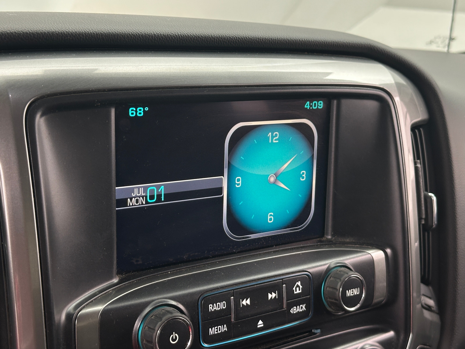 Thumbnail: 2015 Chevrolet Silverado 1500 - 4