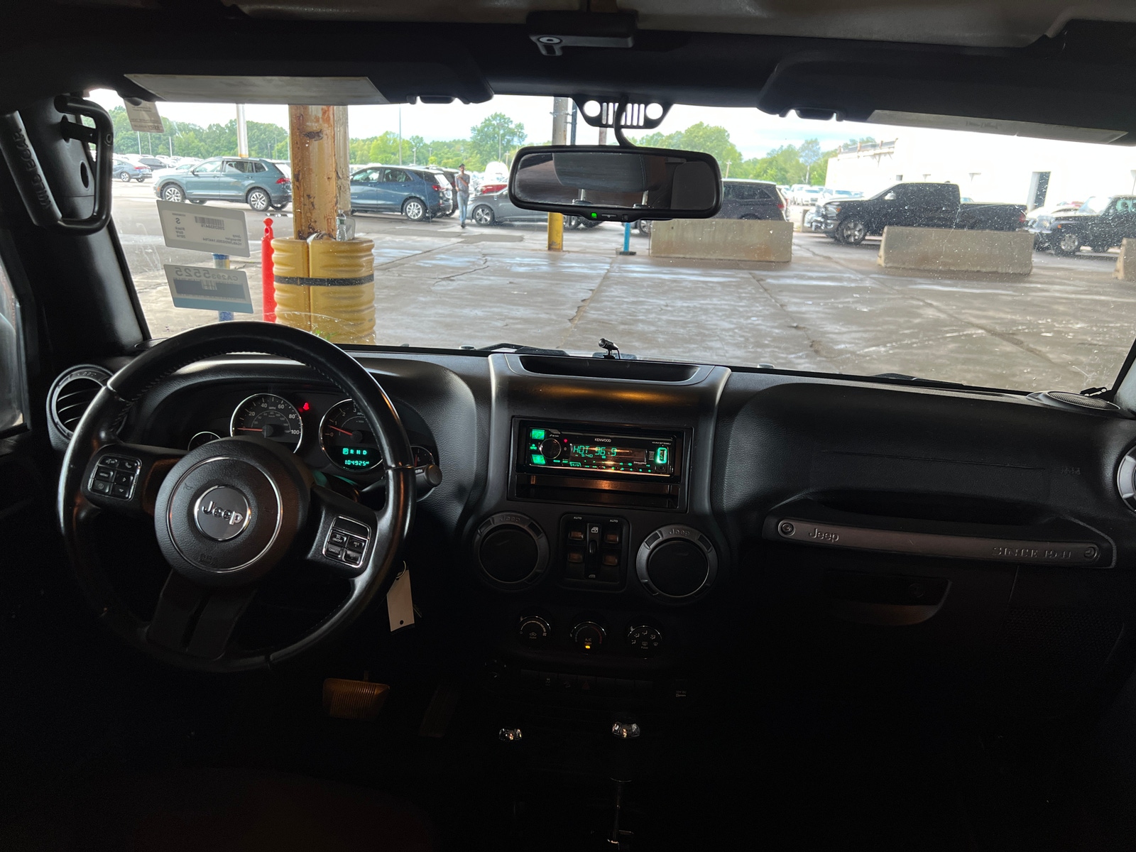 Thumbnail: 2016 Jeep Wrangler - 3