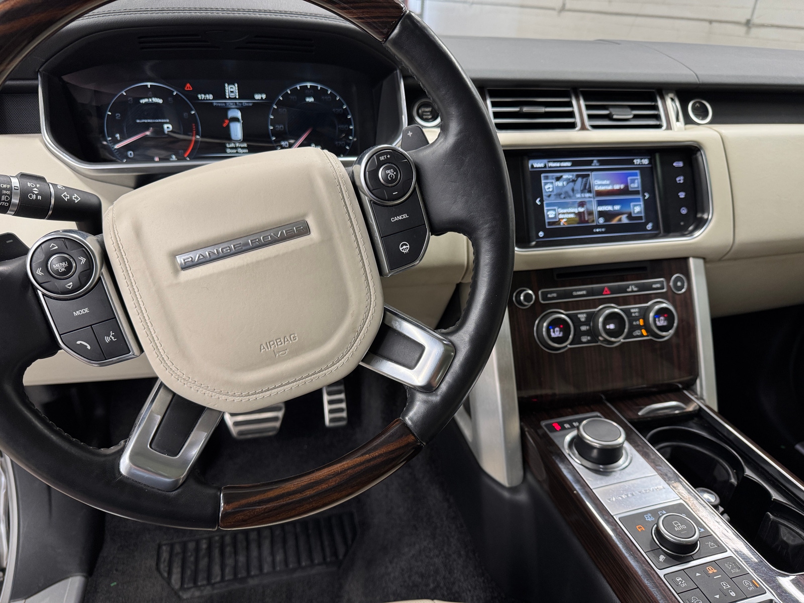 Thumbnail: 2016 Land Rover Range Rover - 2