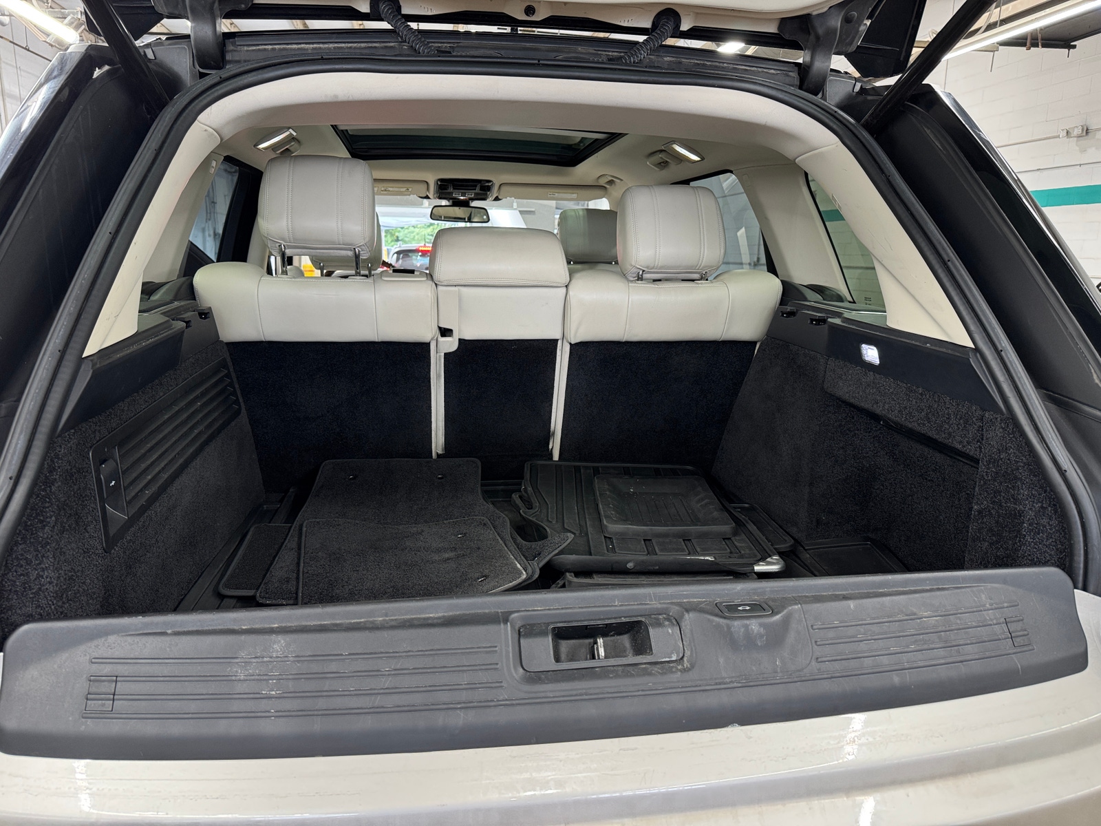 Thumbnail: 2016 Land Rover Range Rover - 6