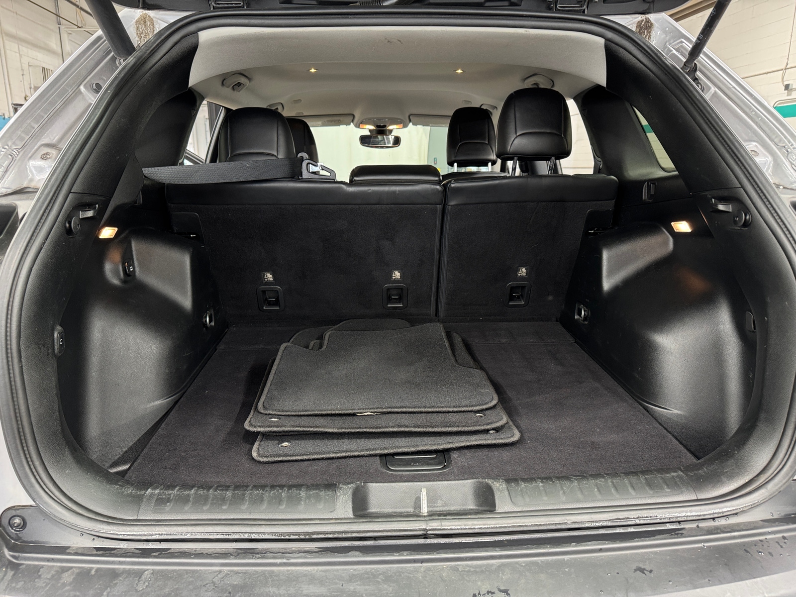 Thumbnail: 2019 Jeep Cherokee - 6