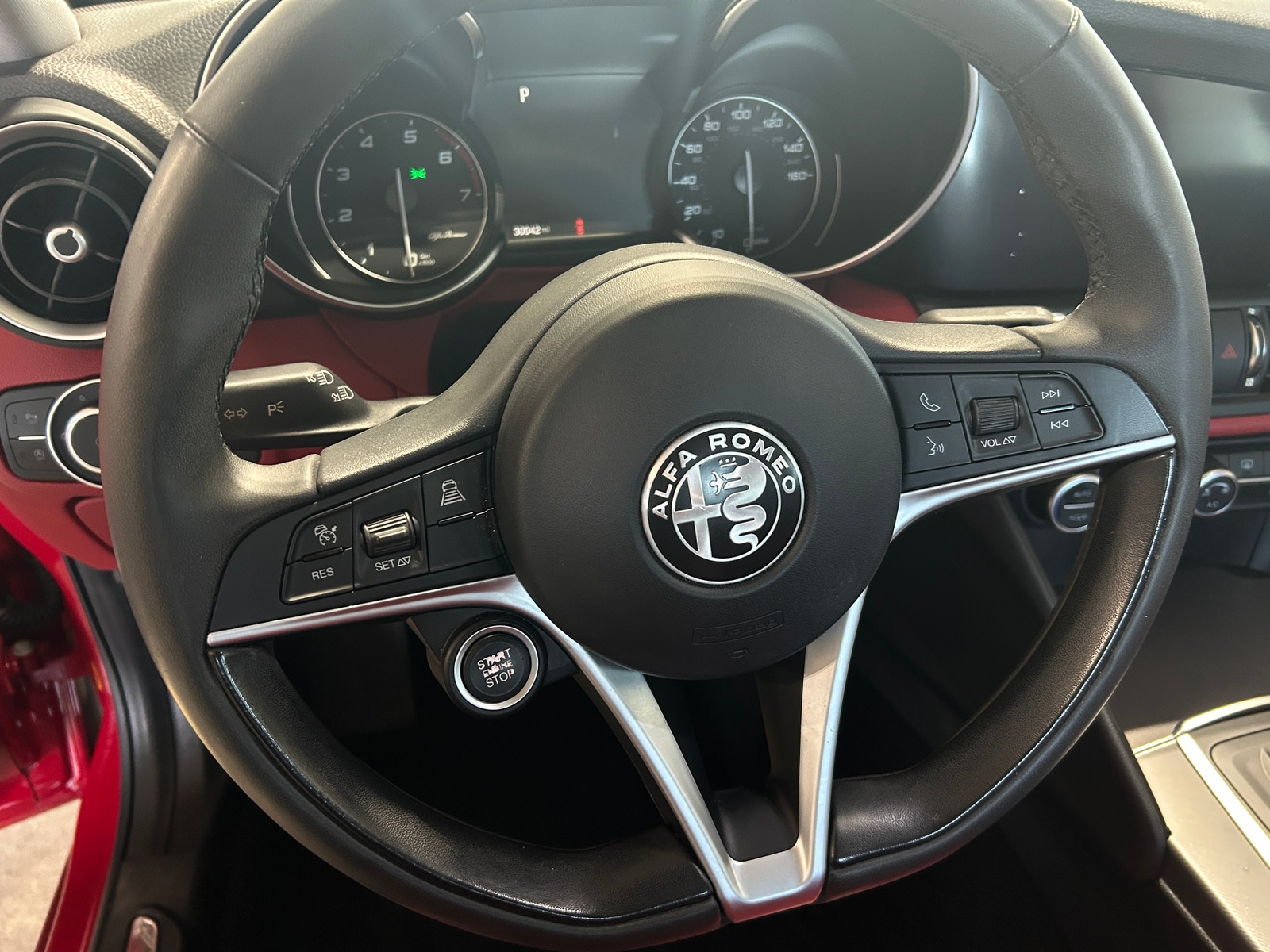 Thumbnail: 2018 Alfa Romeo Giulia - 4