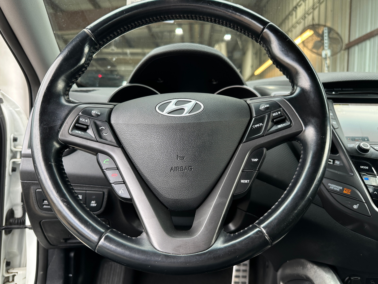 Thumbnail: 2015 Hyundai Veloster - 3