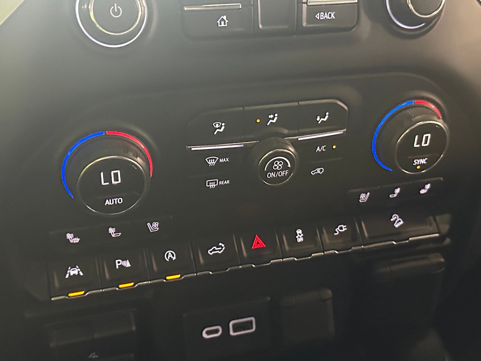 Thumbnail: 2020 Chevrolet Silverado 1500 - 3