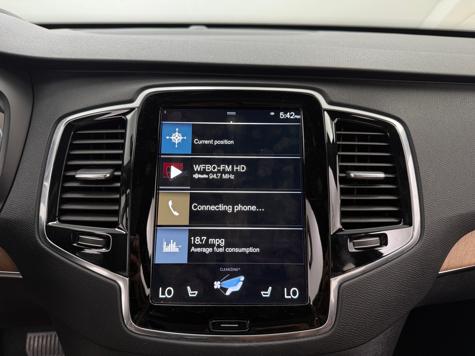 Thumbnail: 2022 Volvo XC90 - 3