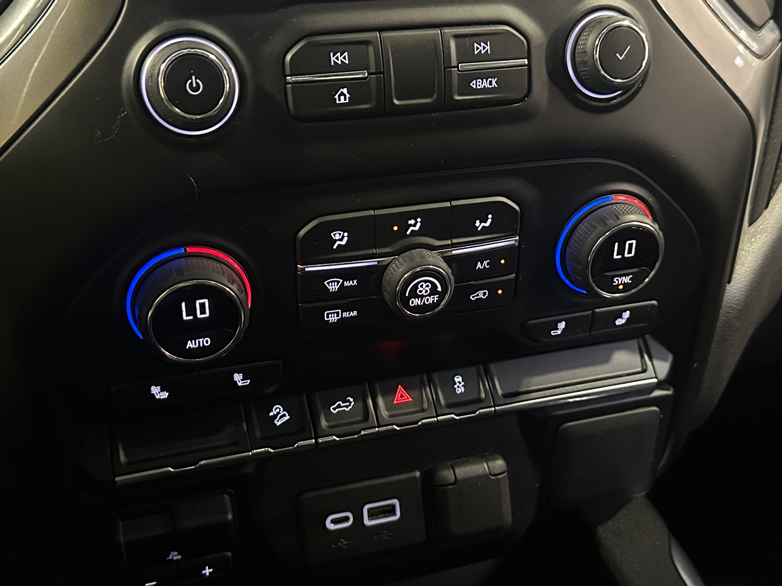 Thumbnail: 2021 Chevrolet Silverado 1500 - 4