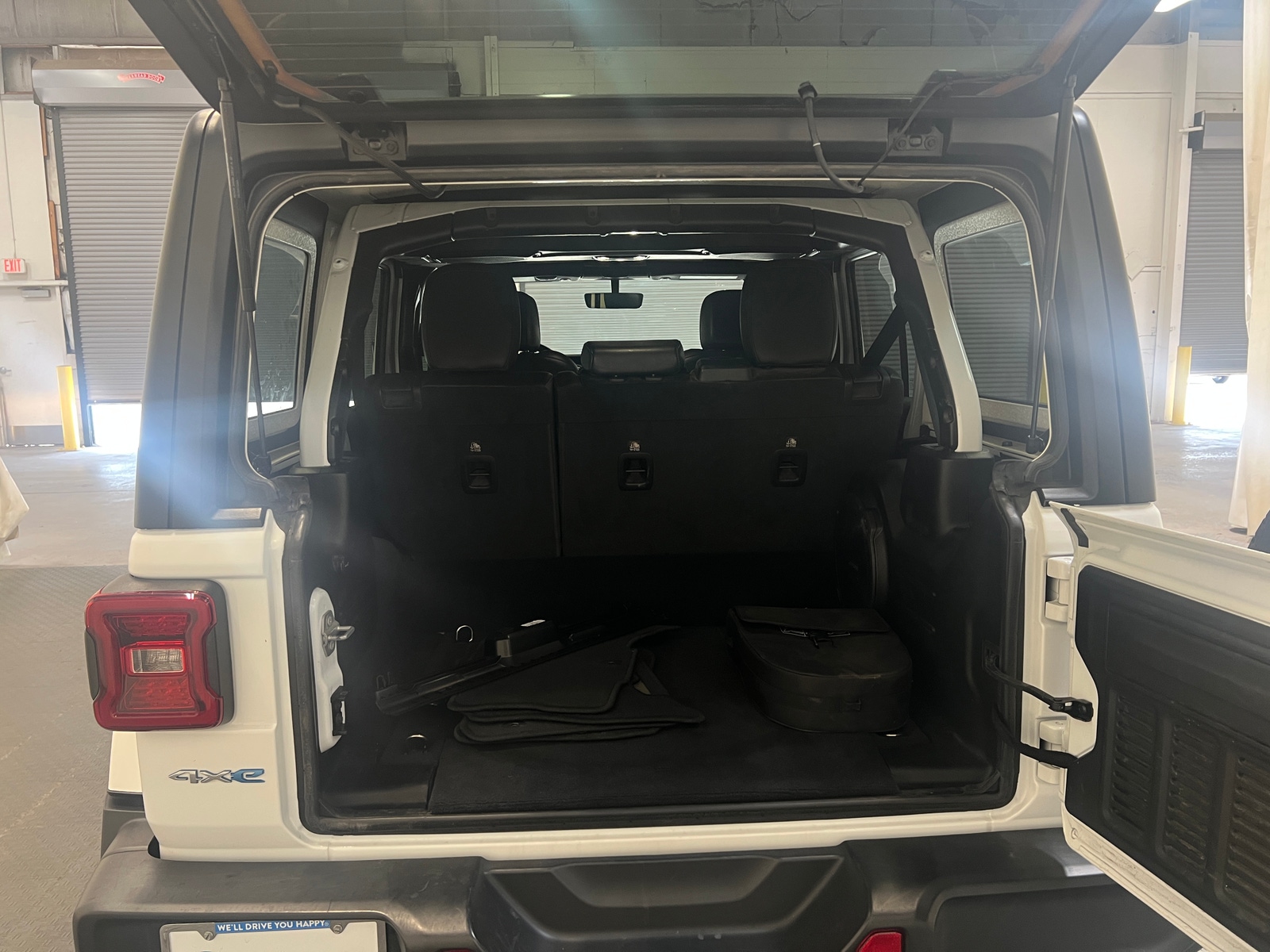 Thumbnail: 2021 Jeep Wrangler - 6