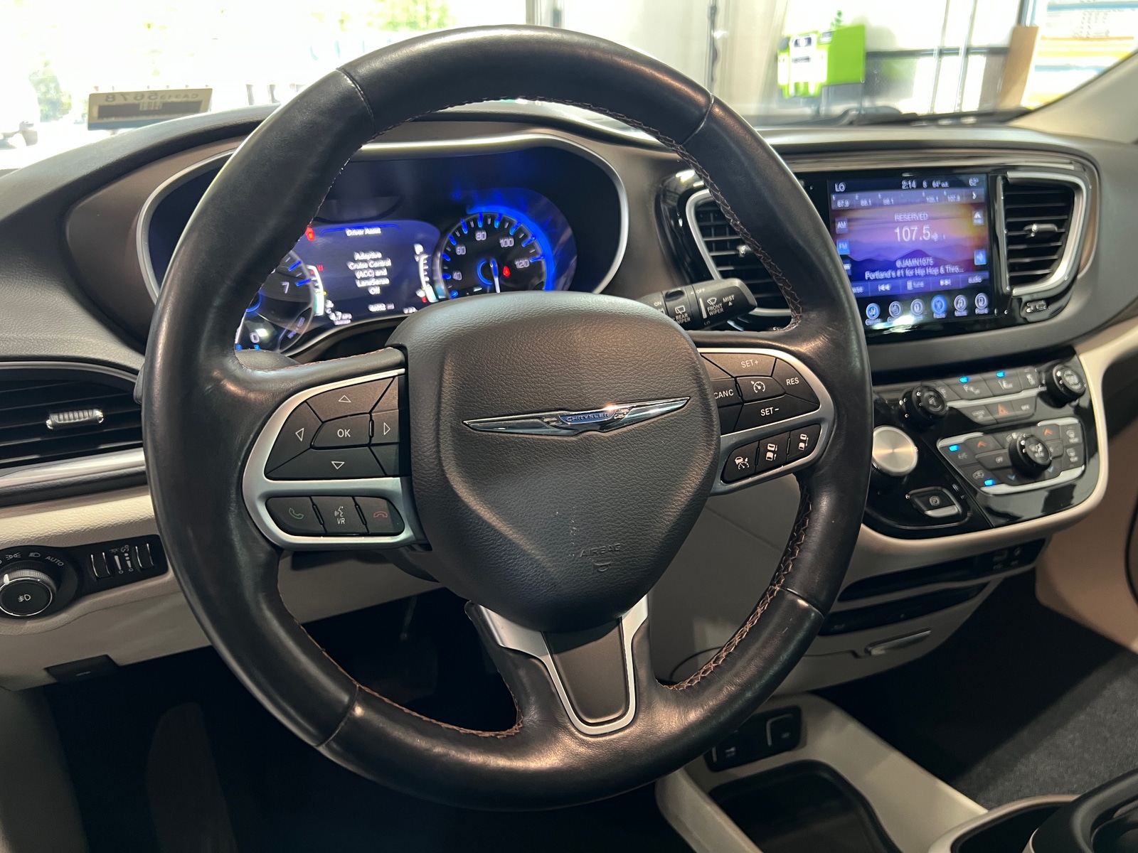 Thumbnail: 2017 Chrysler Pacifica - 4