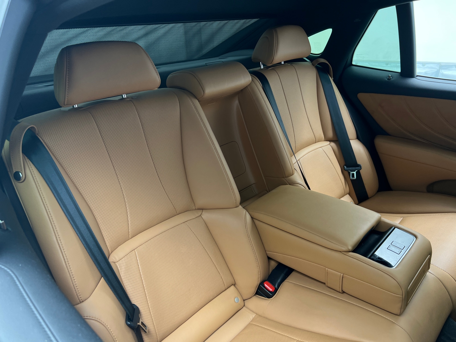 Thumbnail: 2021 Lexus LS - 5