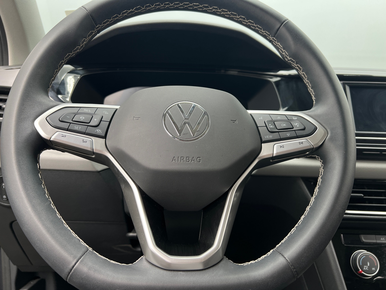 Thumbnail: 2024 Volkswagen Taos - 5