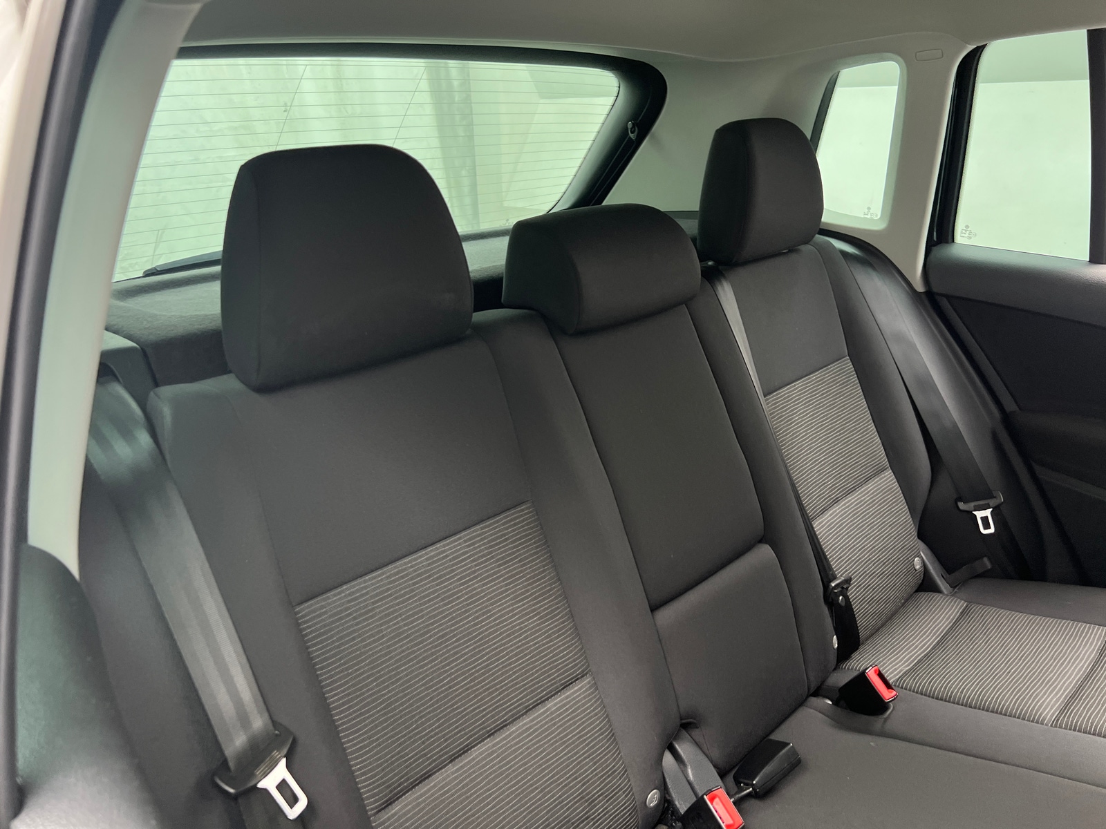 Thumbnail: 2017 Volkswagen Tiguan - 6