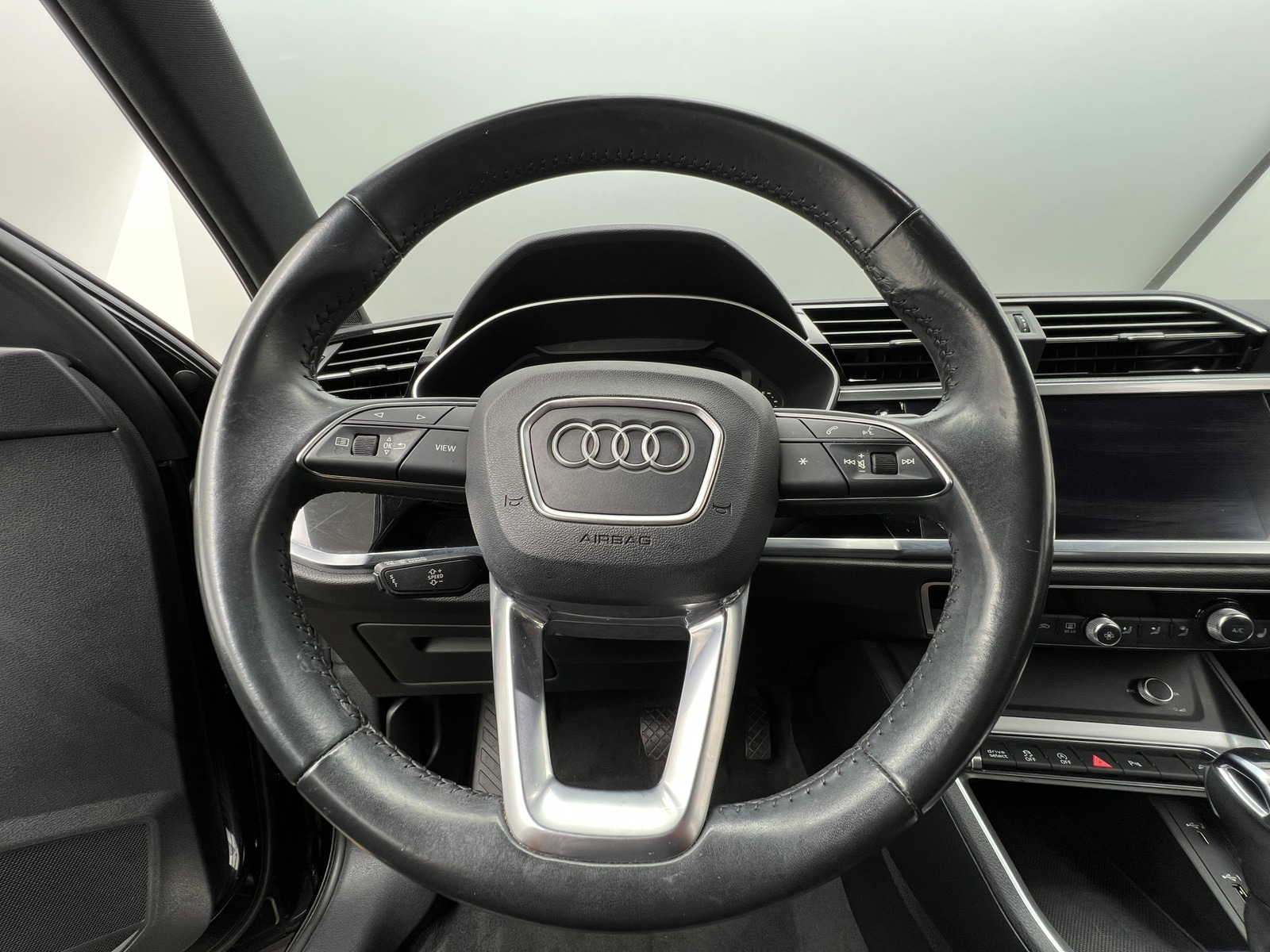 Thumbnail: 2020 Audi Q3 - 4