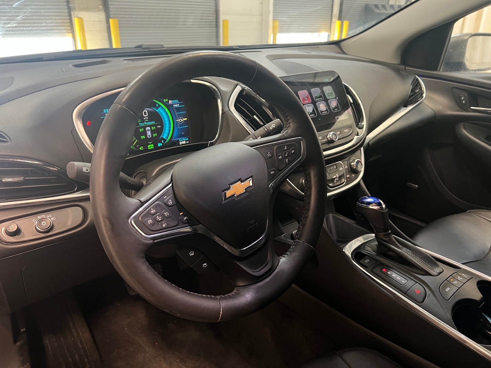 Thumbnail: 2017 Chevrolet Volt - 4