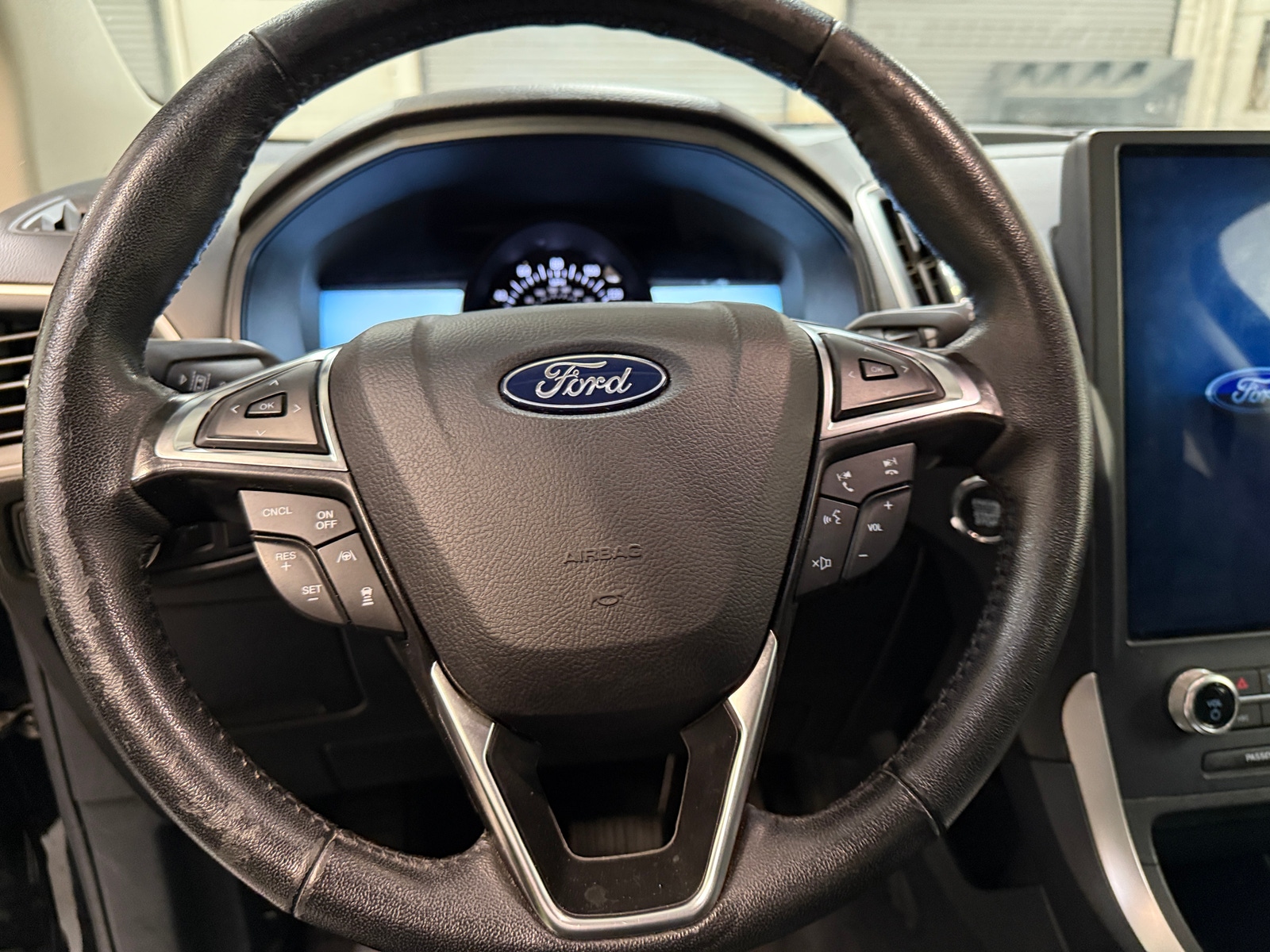 Thumbnail: 2023 Ford Edge - 5
