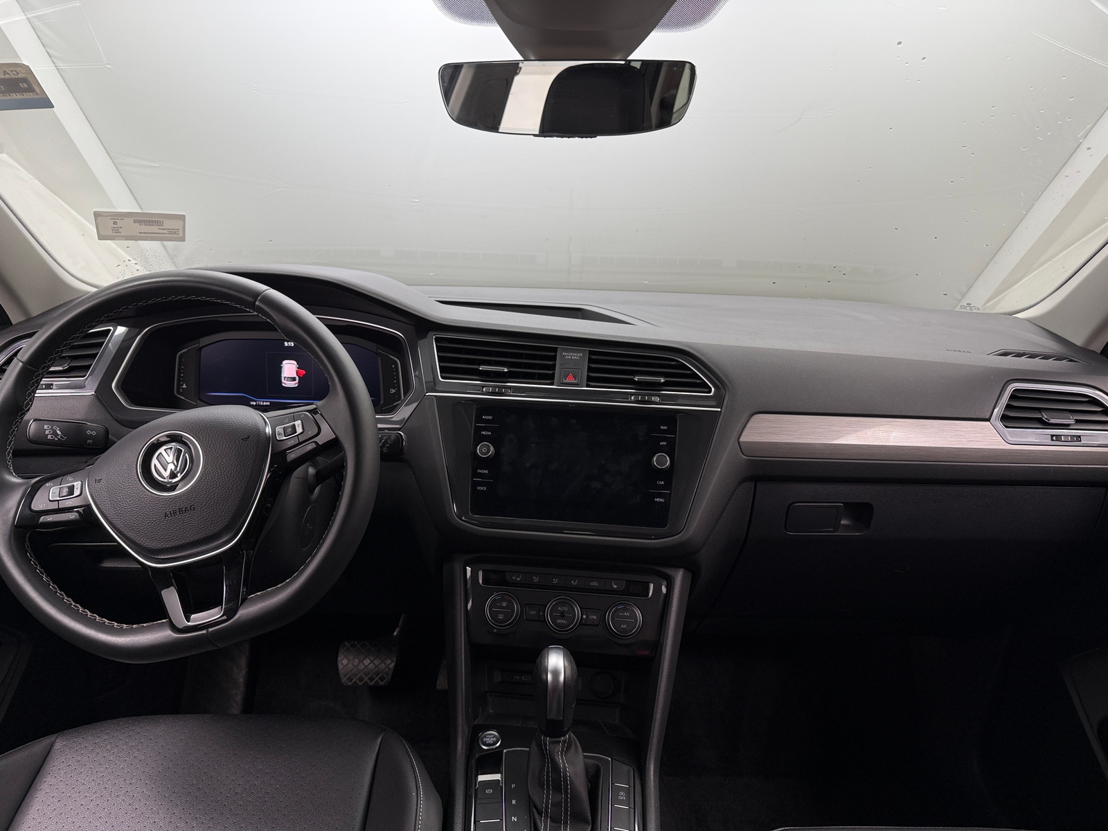 Thumbnail: 2021 Volkswagen Tiguan - 2