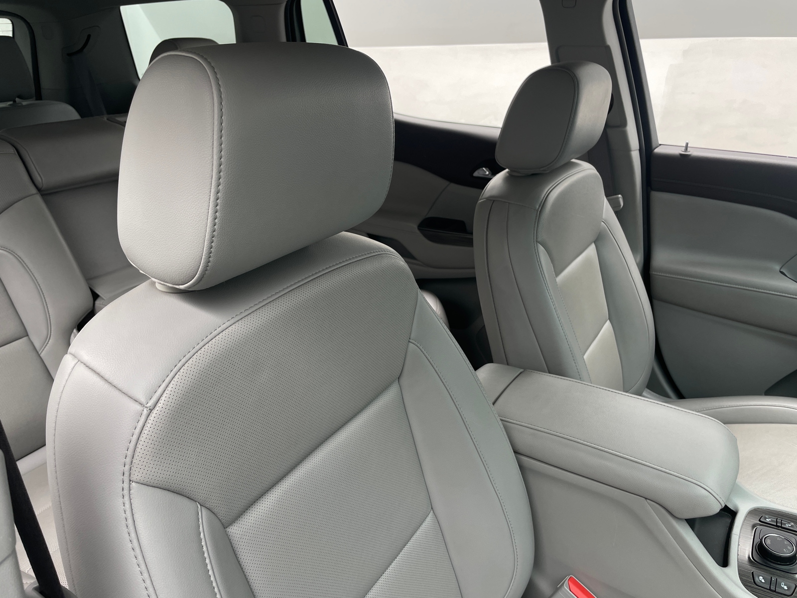 Thumbnail: 2023 GMC Acadia - 2