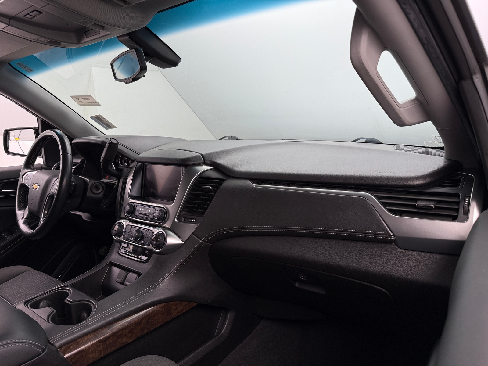 Thumbnail: 2019 Chevrolet Tahoe - 3