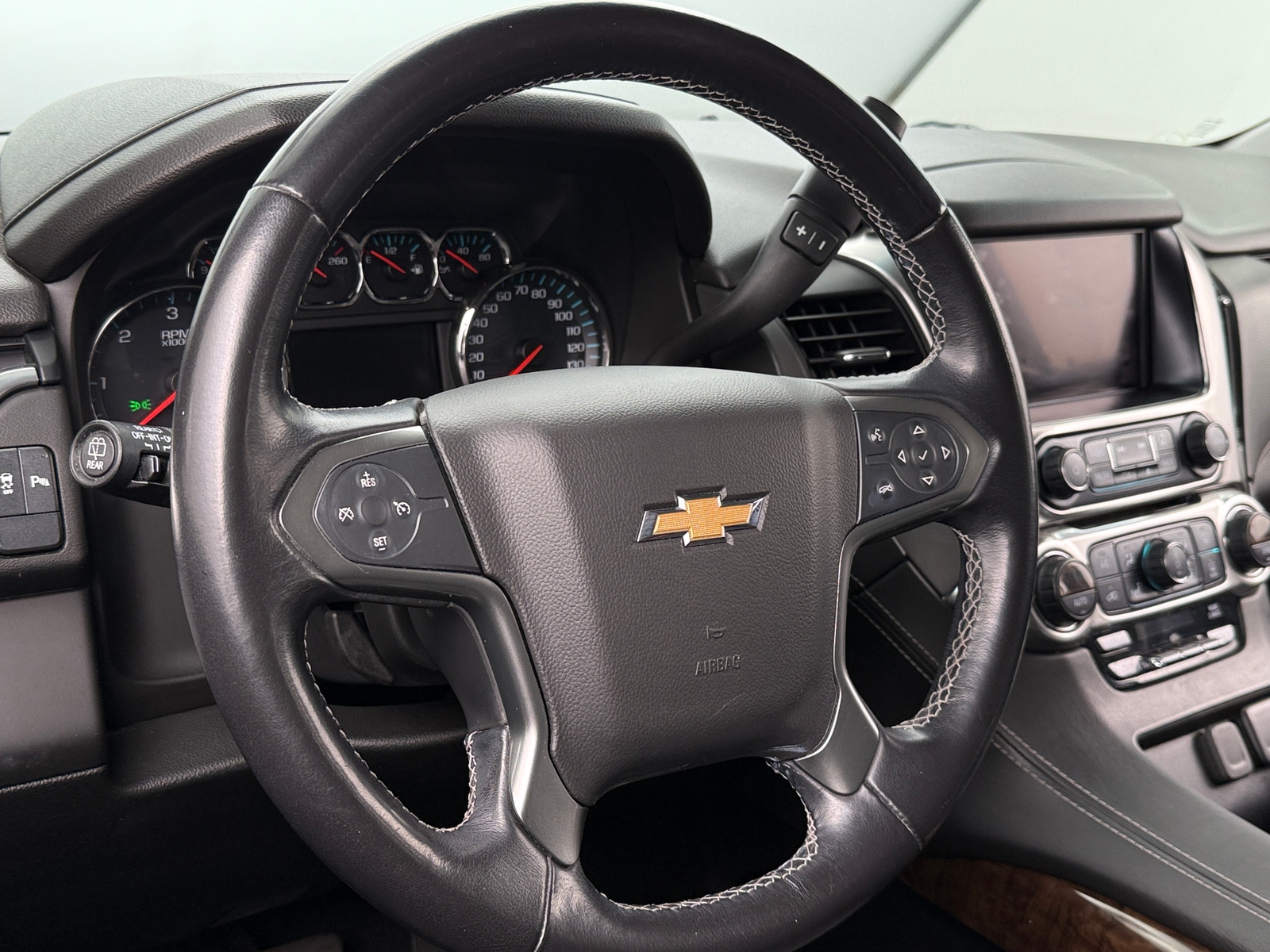 Thumbnail: 2019 Chevrolet Tahoe - 5