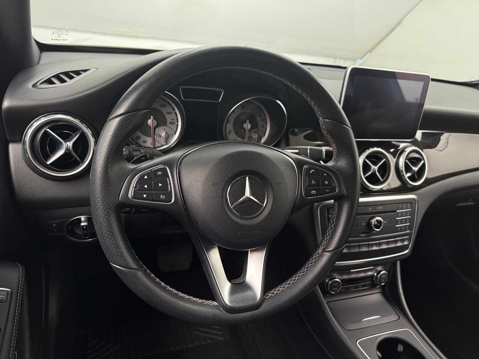 Thumbnail: 2016 Mercedes-Benz GLA - 4