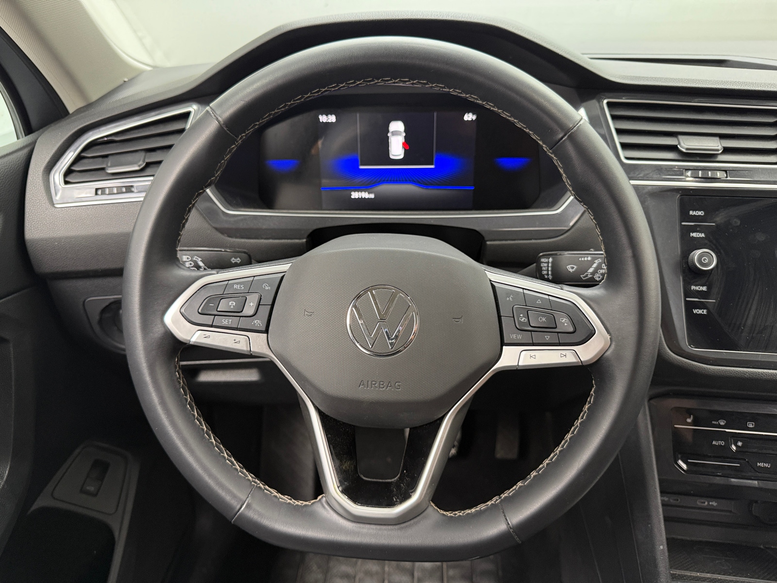 Thumbnail: 2024 Volkswagen Tiguan - 4