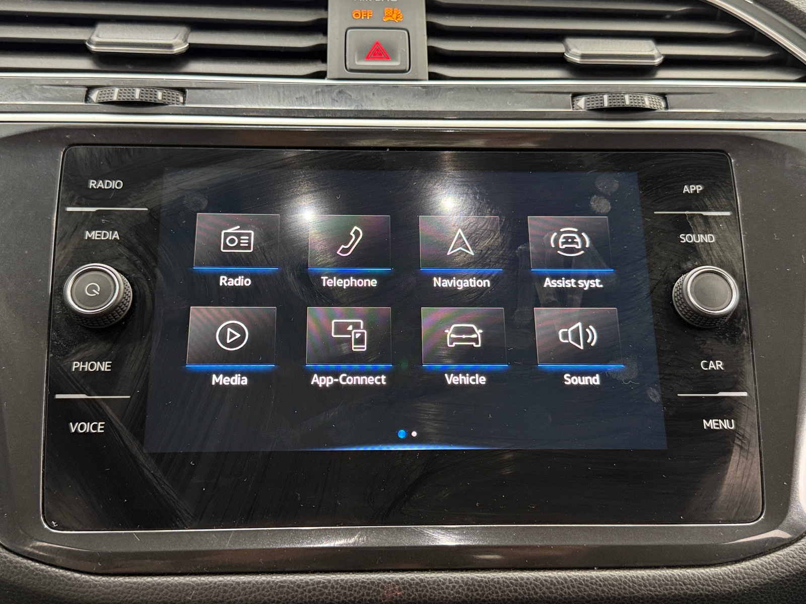 Thumbnail: 2024 Volkswagen Tiguan - 3