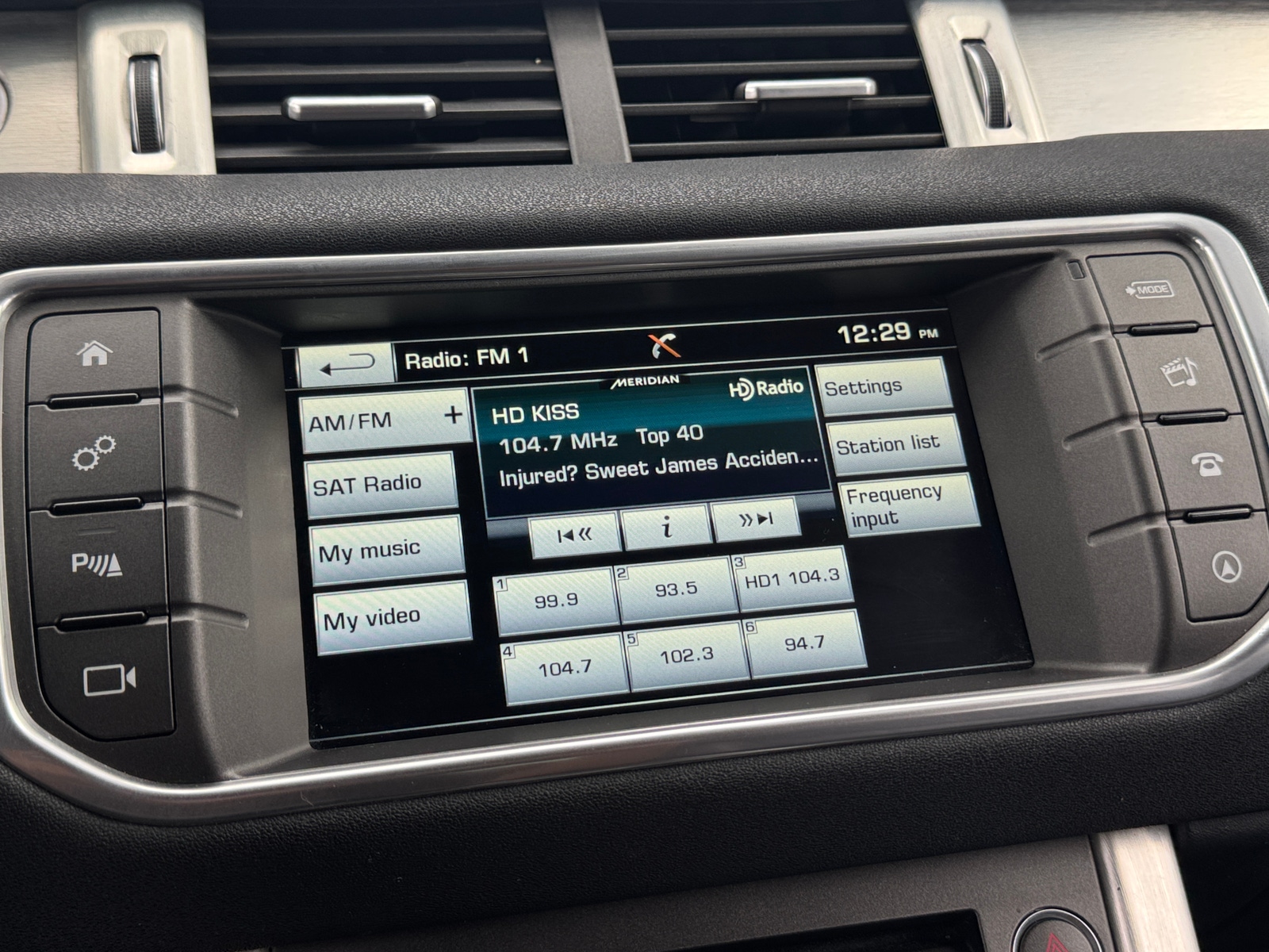 Thumbnail: 2016 Land Rover Range Rover Evoque - 3