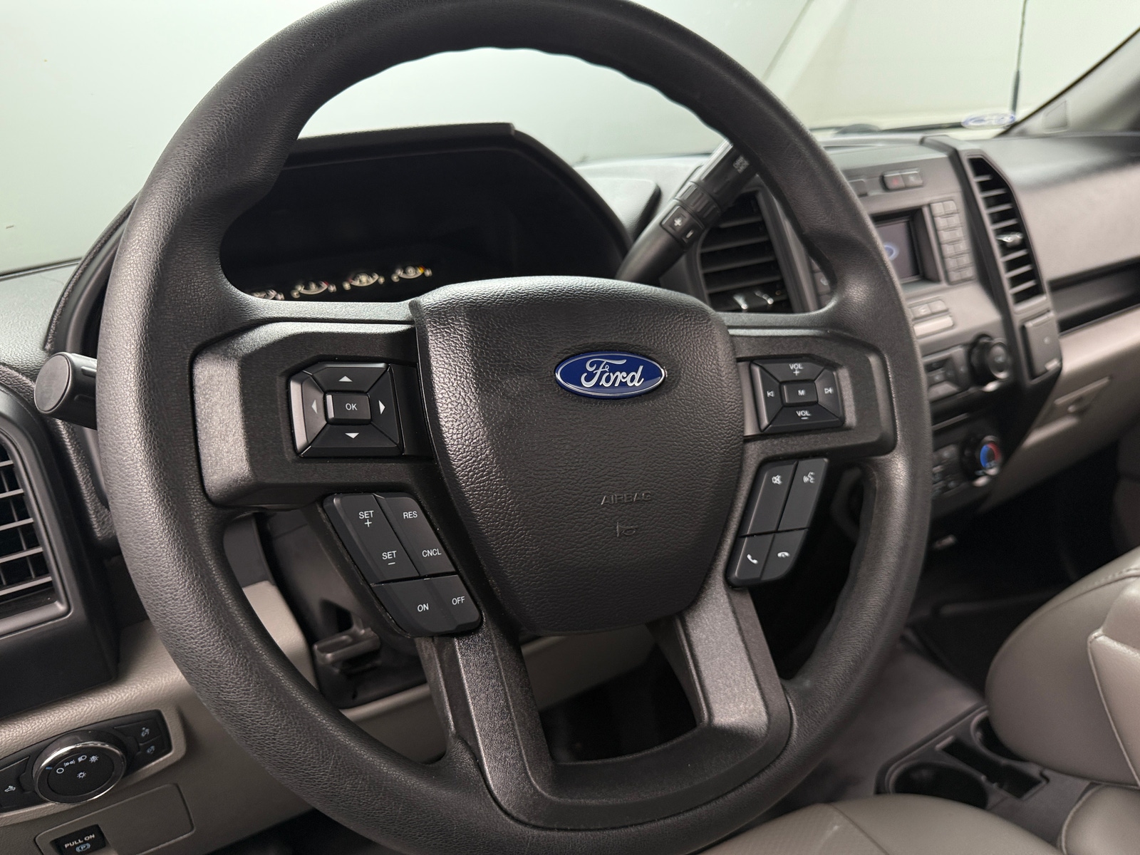 Thumbnail: 2018 Ford Econoline - 4