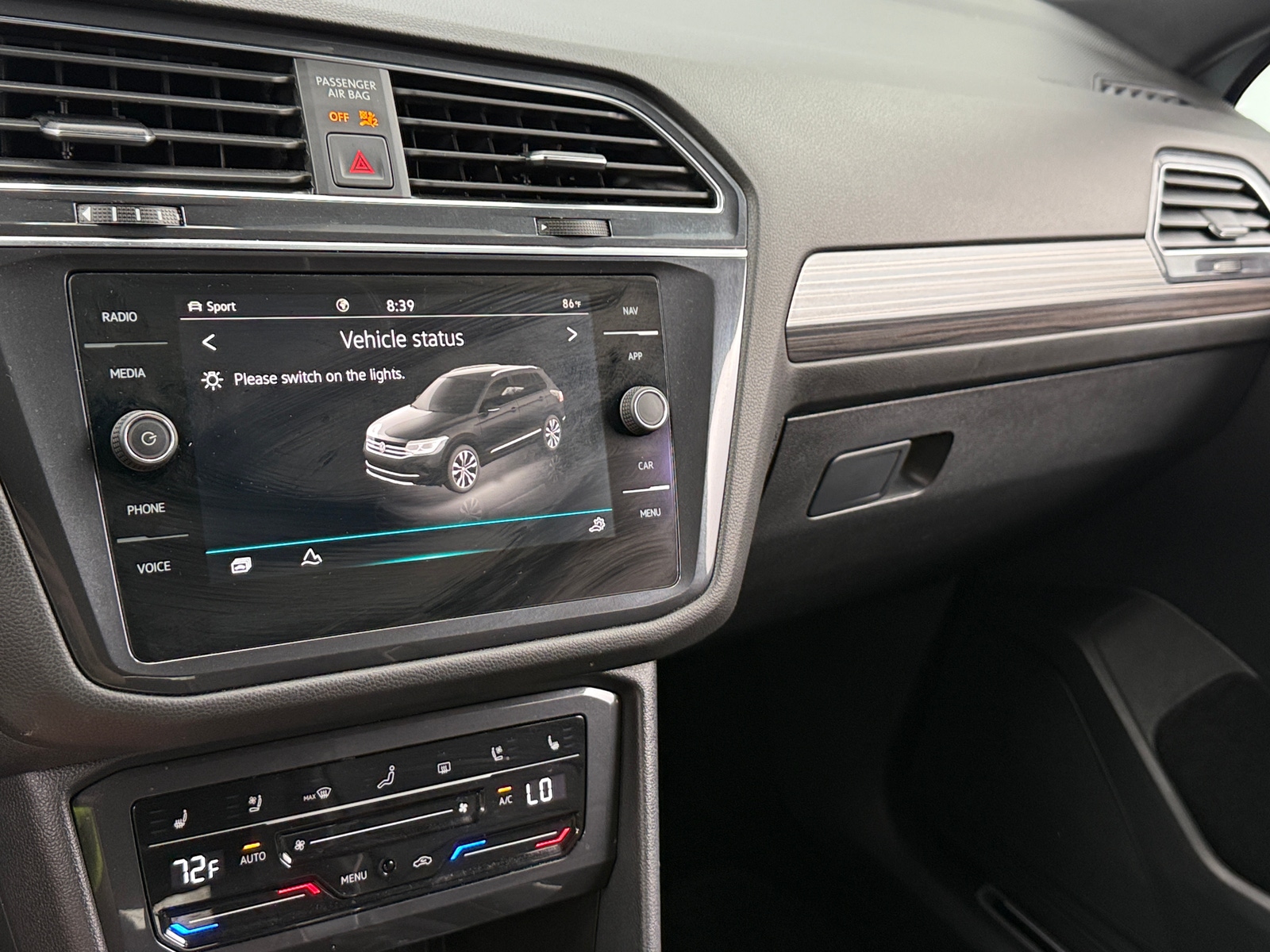Thumbnail: 2022 Volkswagen Tiguan - 3