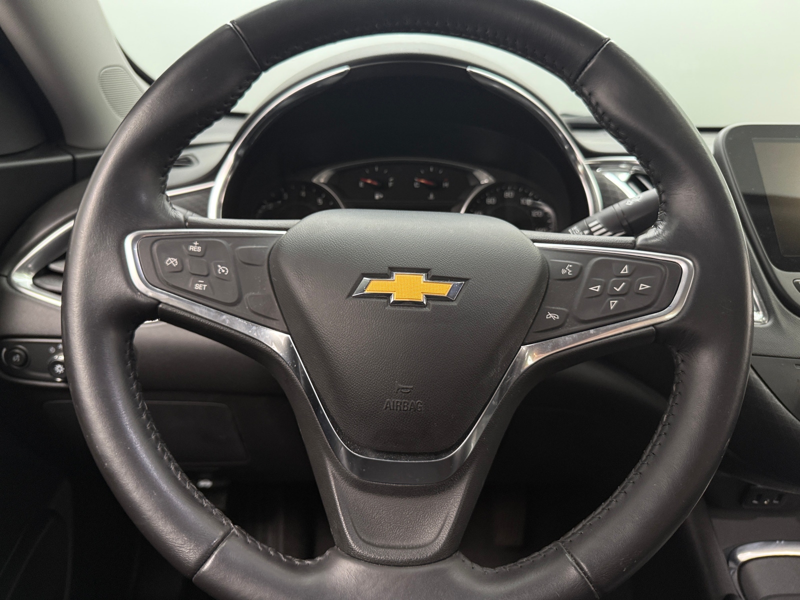 Thumbnail: 2018 Chevrolet Malibu - 5