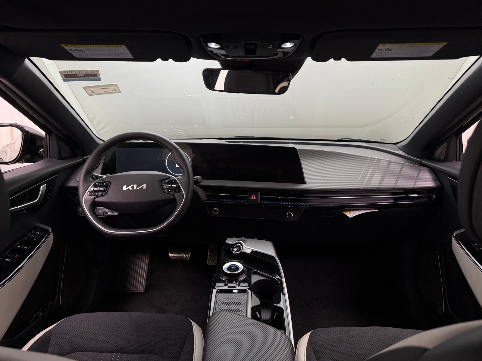 Thumbnail: 2024 Kia EV6 - 2