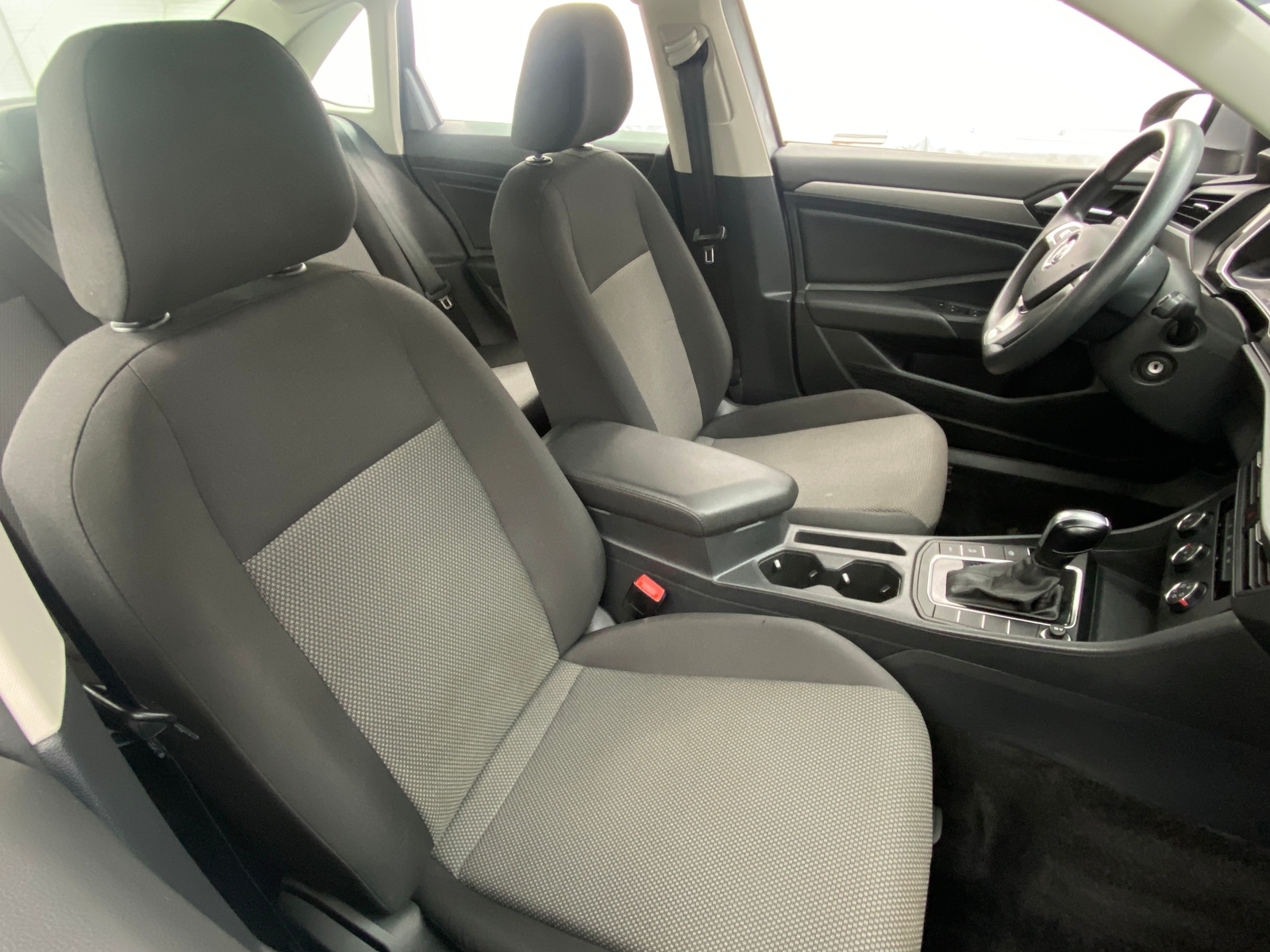 Thumbnail: 2019 Volkswagen Jetta - 2