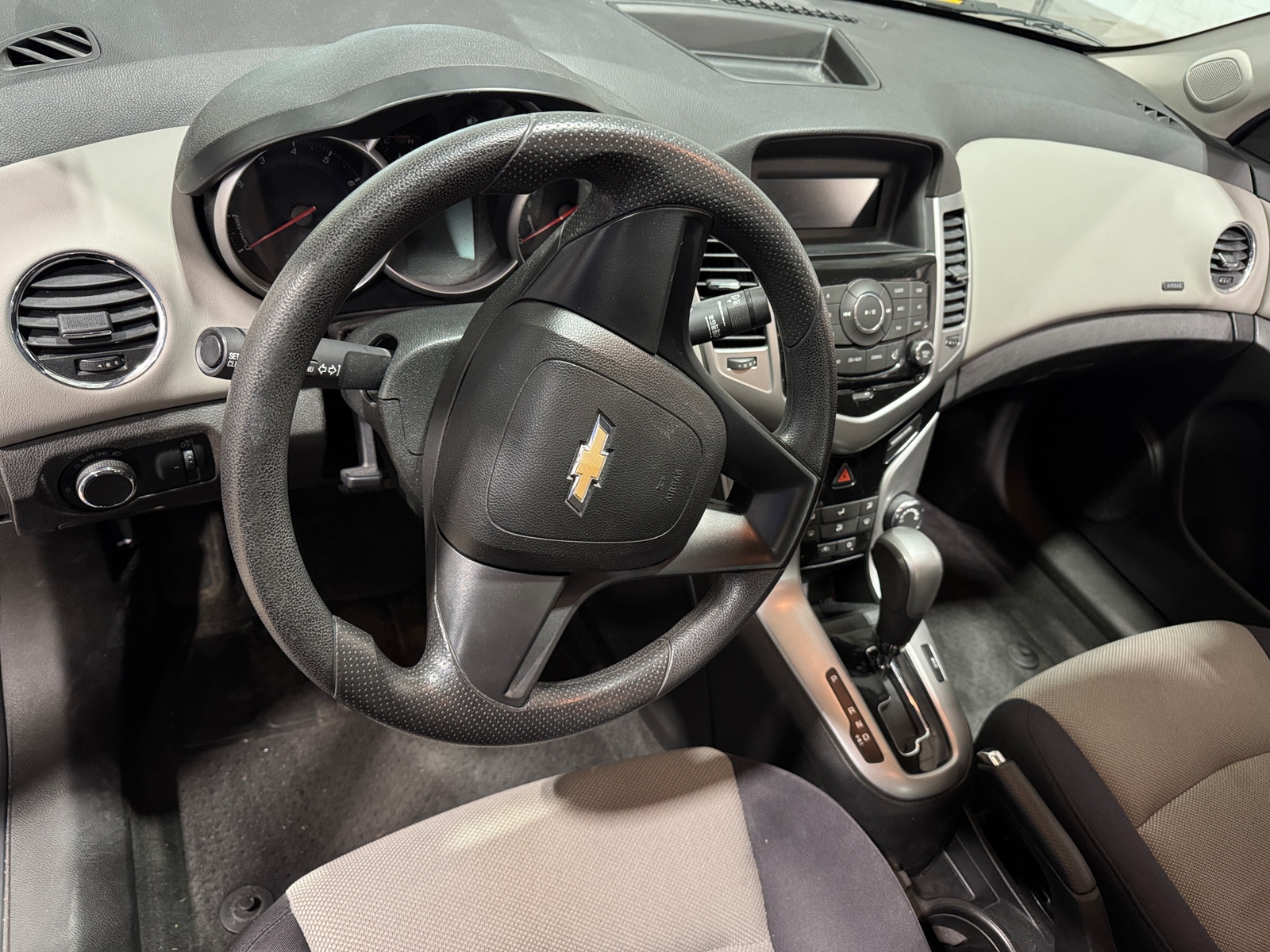 Thumbnail: 2013 Chevrolet Cruze - 3