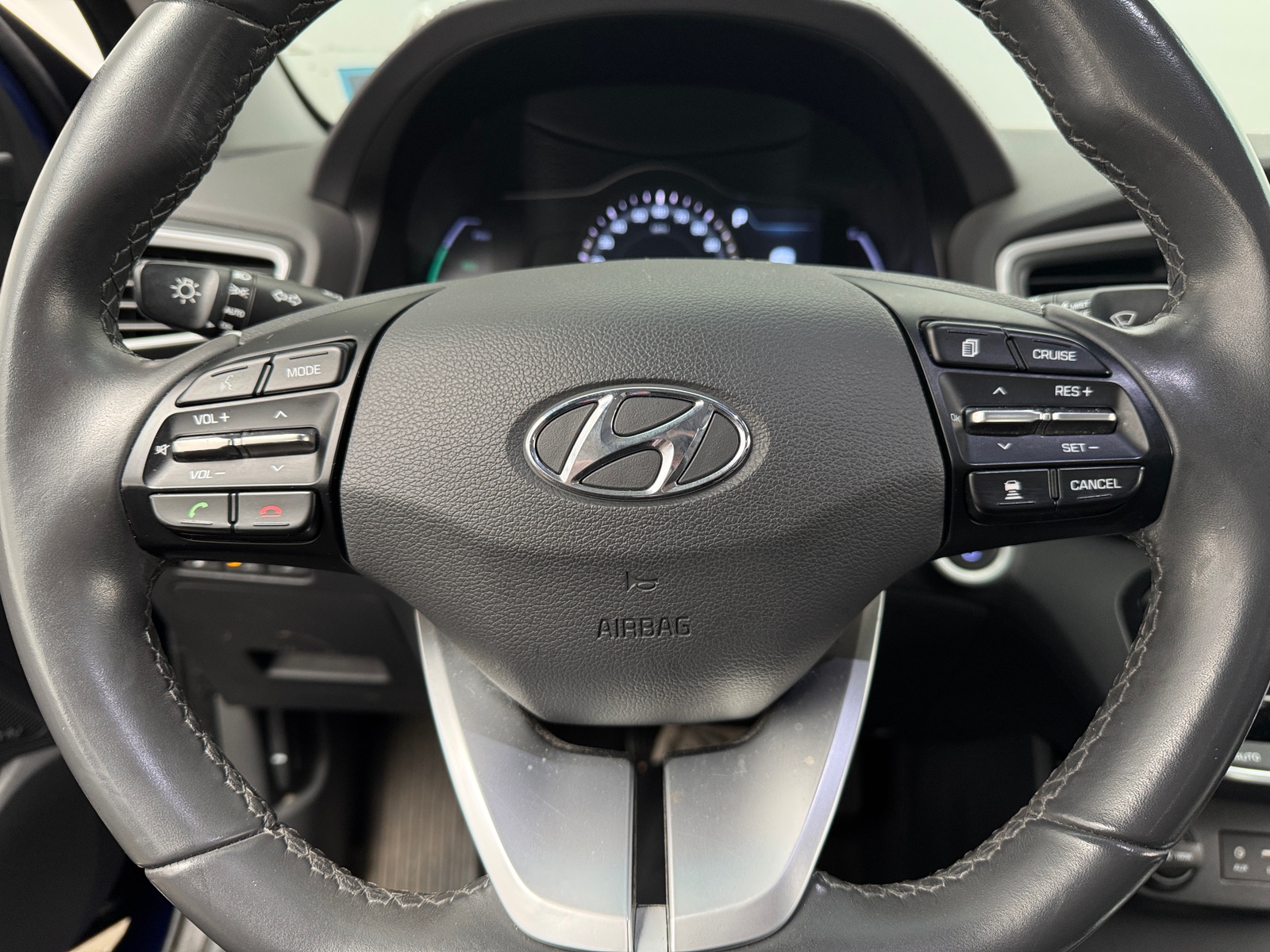 Thumbnail: 2019 Hyundai Ioniq - 4